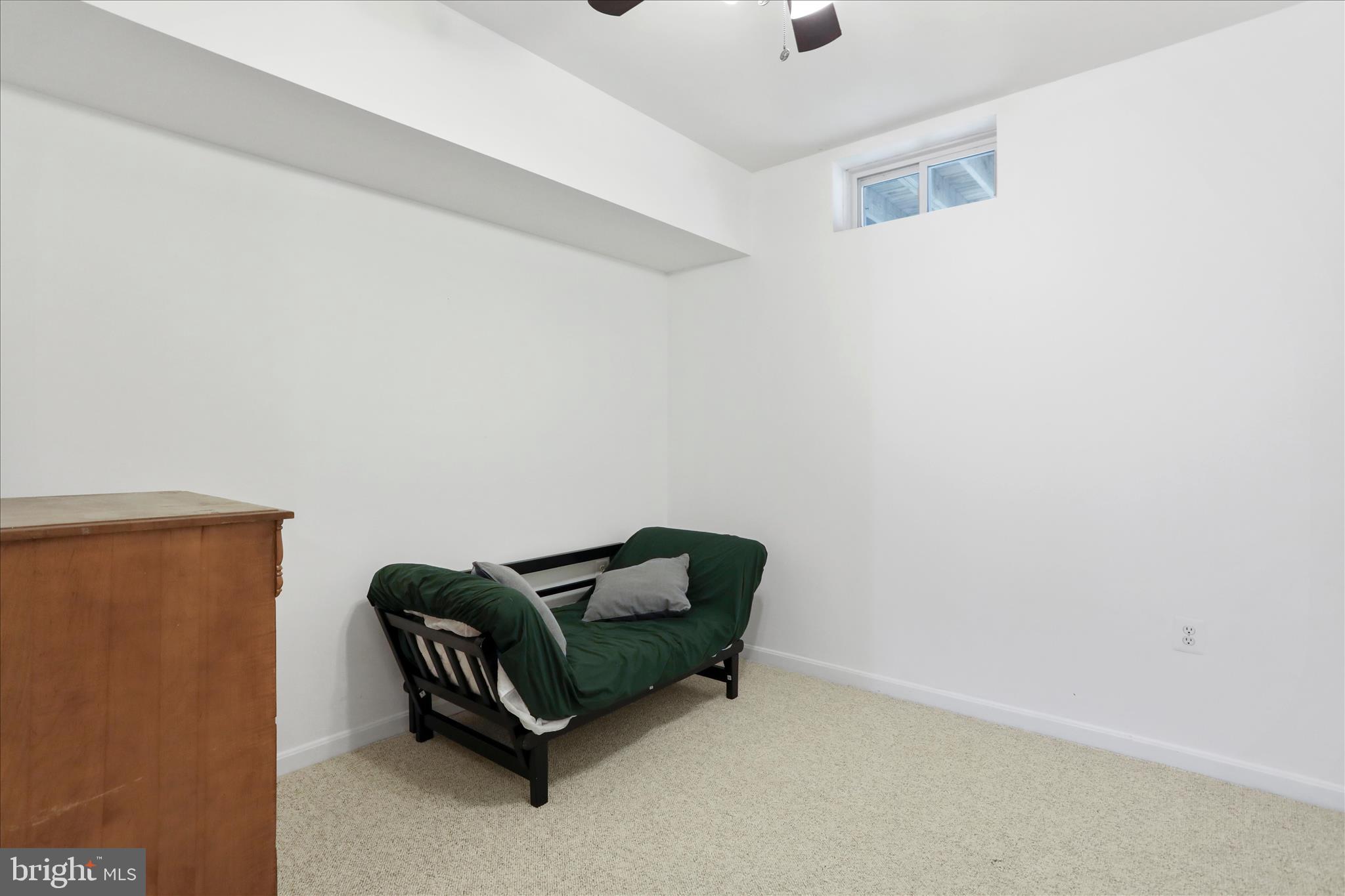 COLONIAL HILLS - Residential