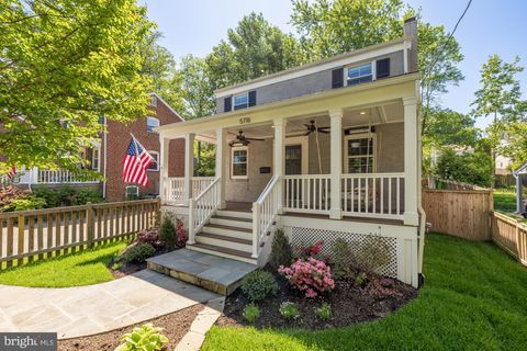 Photo of 5716 8th Road N, ARLINGTON, VA 22205 (MLS # VAAR2072028)