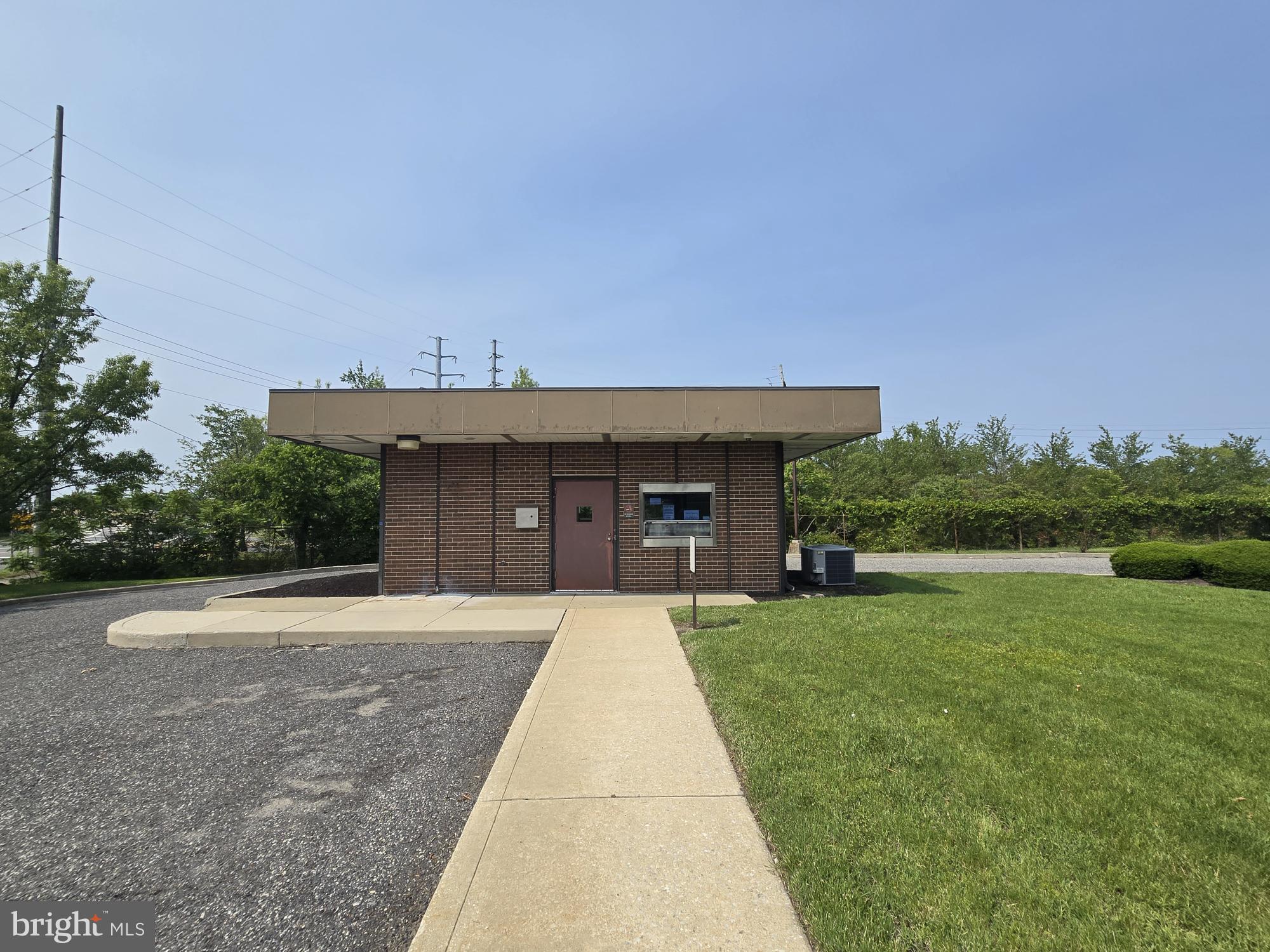 18 FRONT STREET