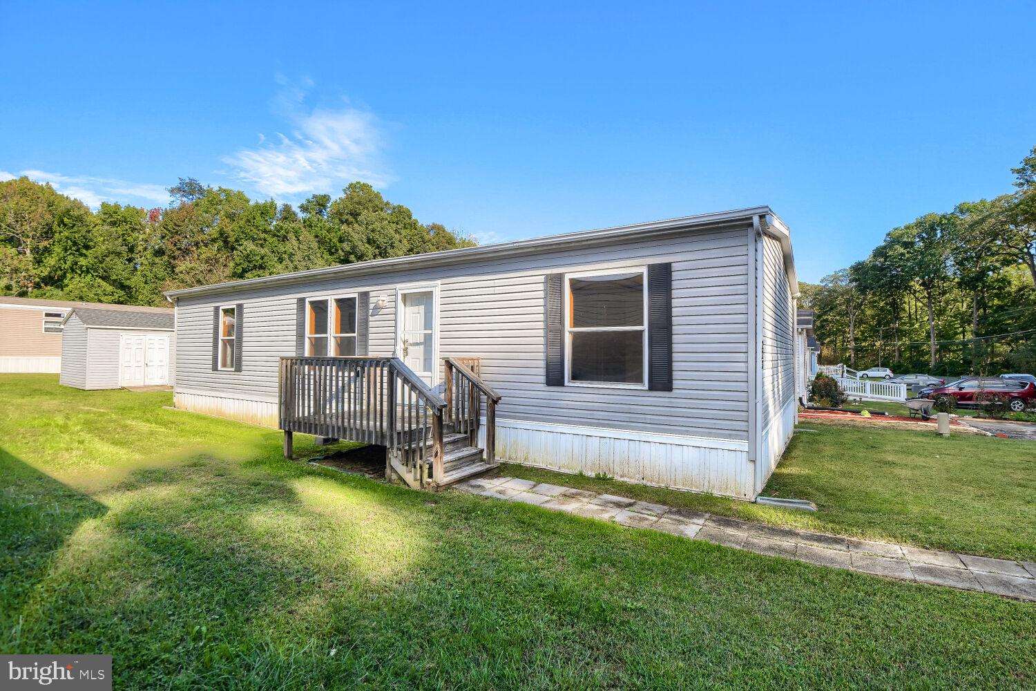 223 FOREST GREEN ROAD