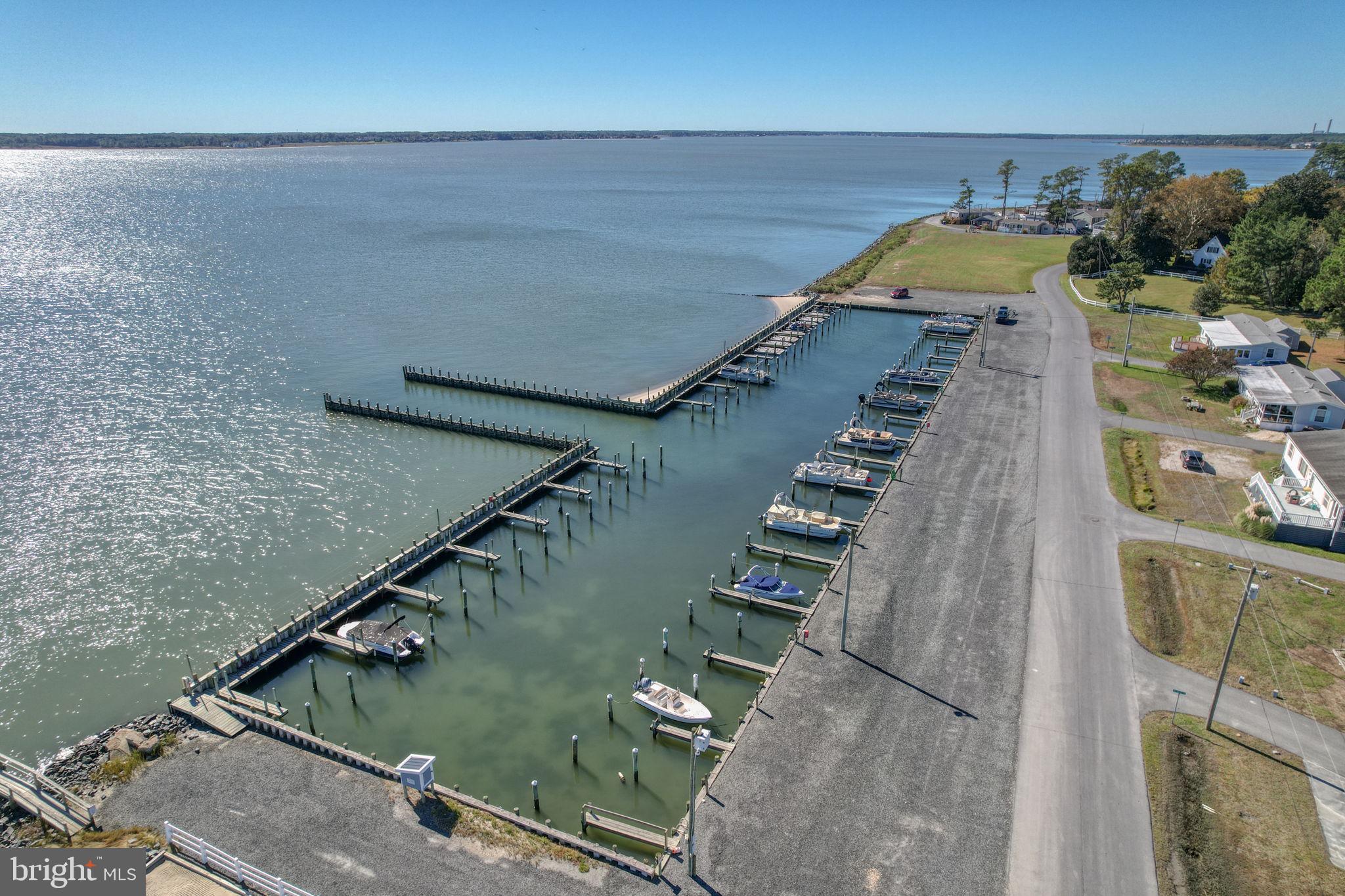 WHITE HOUSE BEACH - Residential