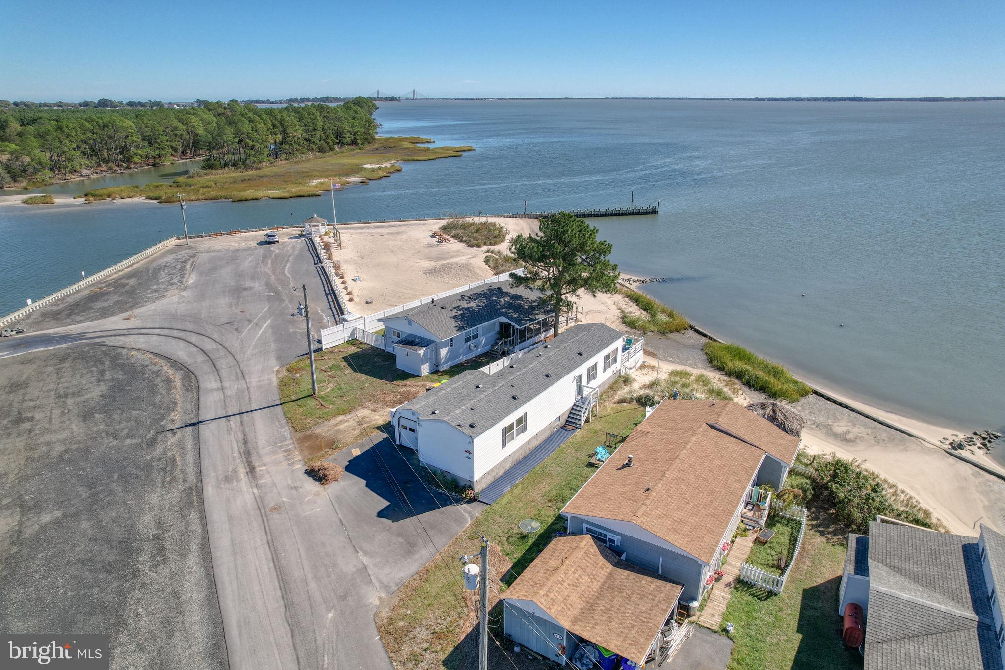WHITE HOUSE BEACH - Residential