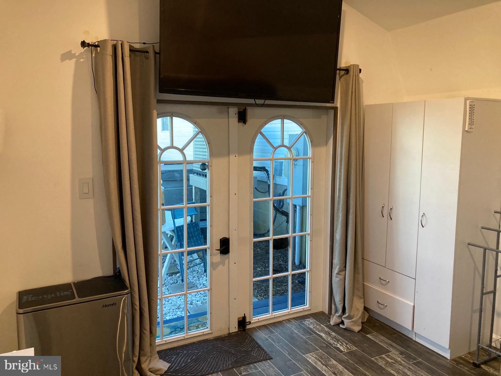 WHITE HOUSE BEACH - Residential