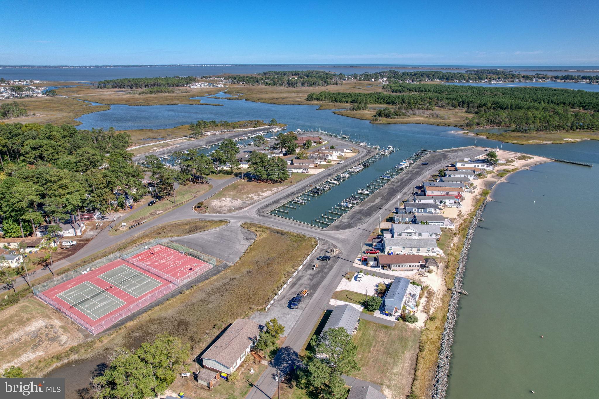 WHITE HOUSE BEACH - Residential