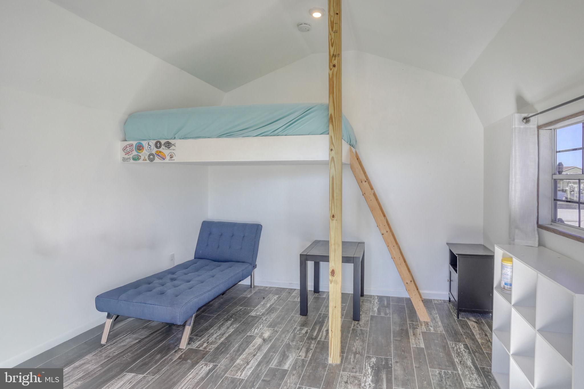 WHITE HOUSE BEACH - Residential