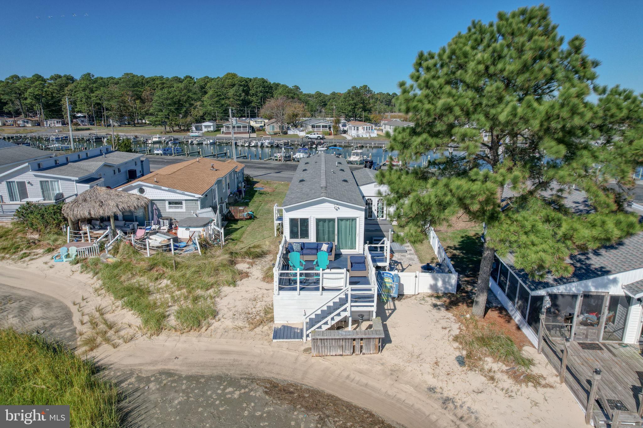 WHITE HOUSE BEACH - Residential