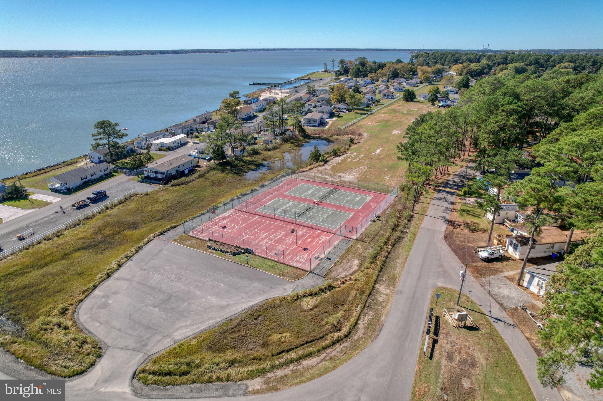 WHITE HOUSE BEACH - Residential