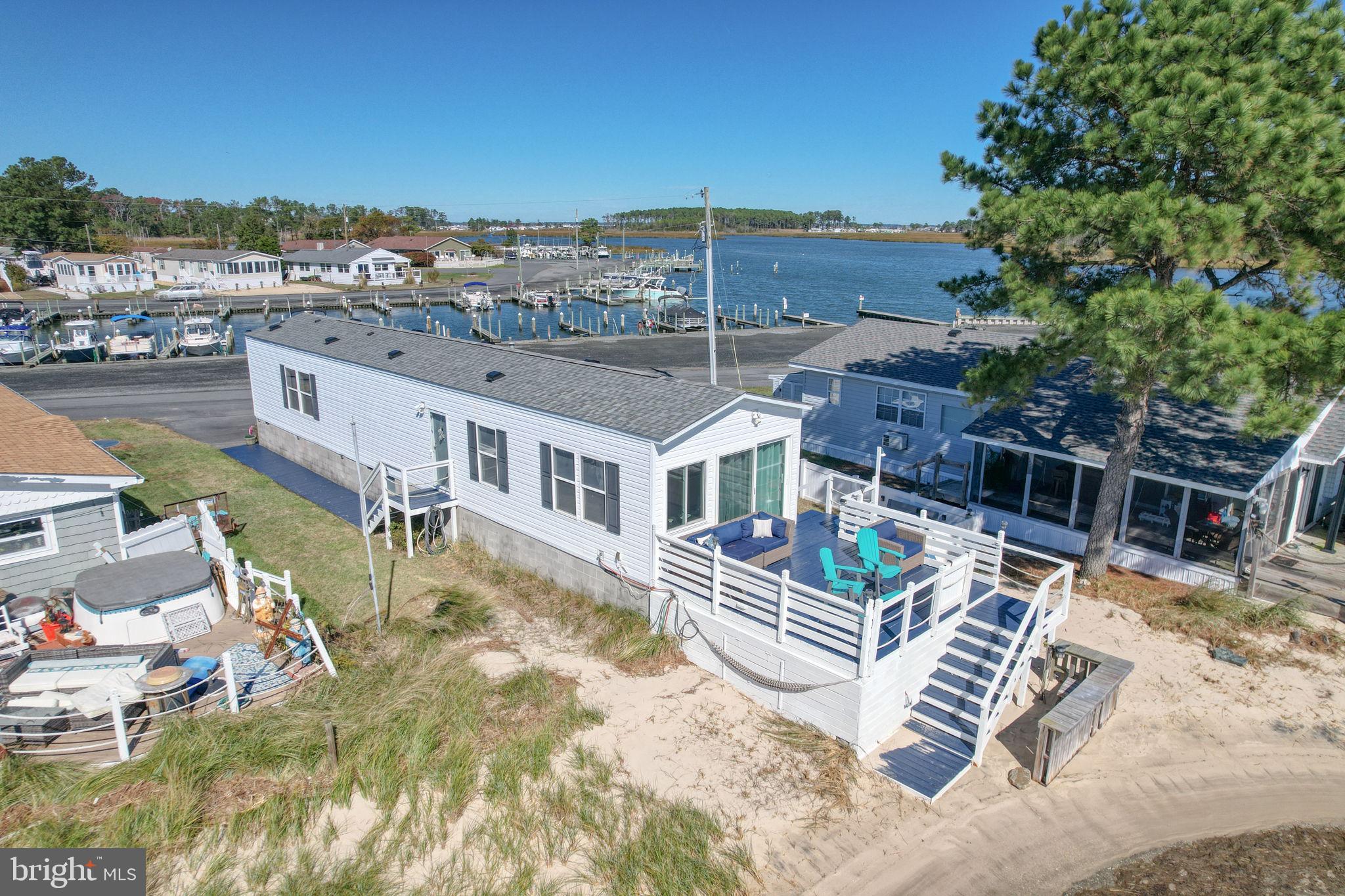 WHITE HOUSE BEACH - Residential