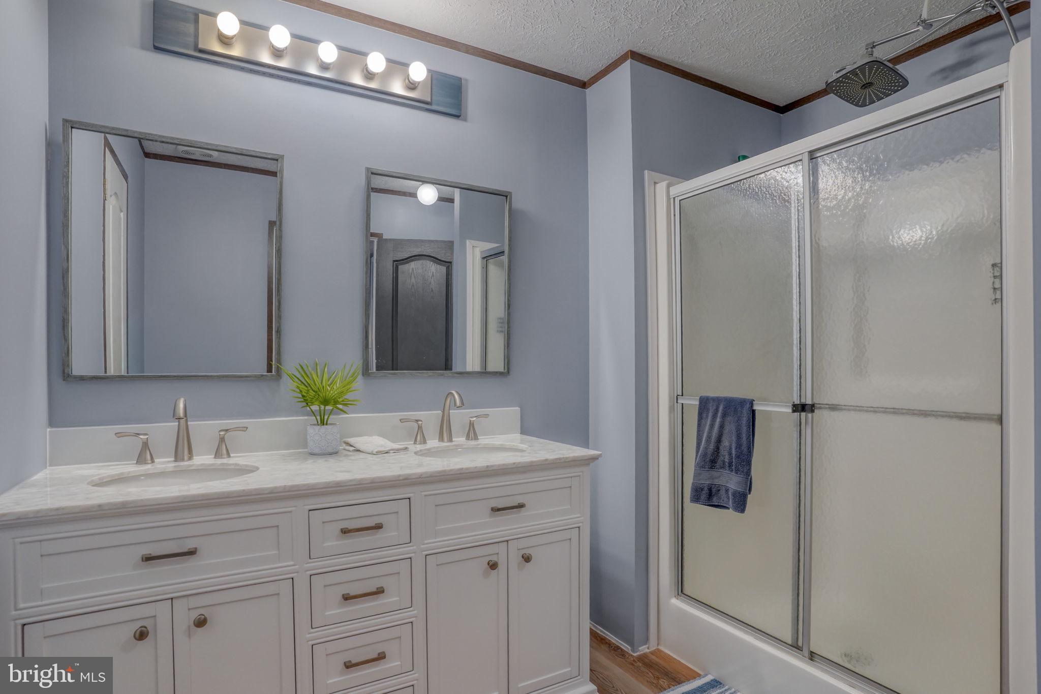 WHITE HOUSE BEACH - Residential