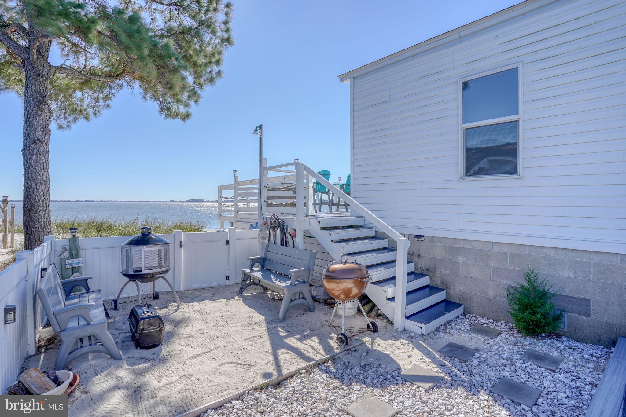 WHITE HOUSE BEACH - Residential