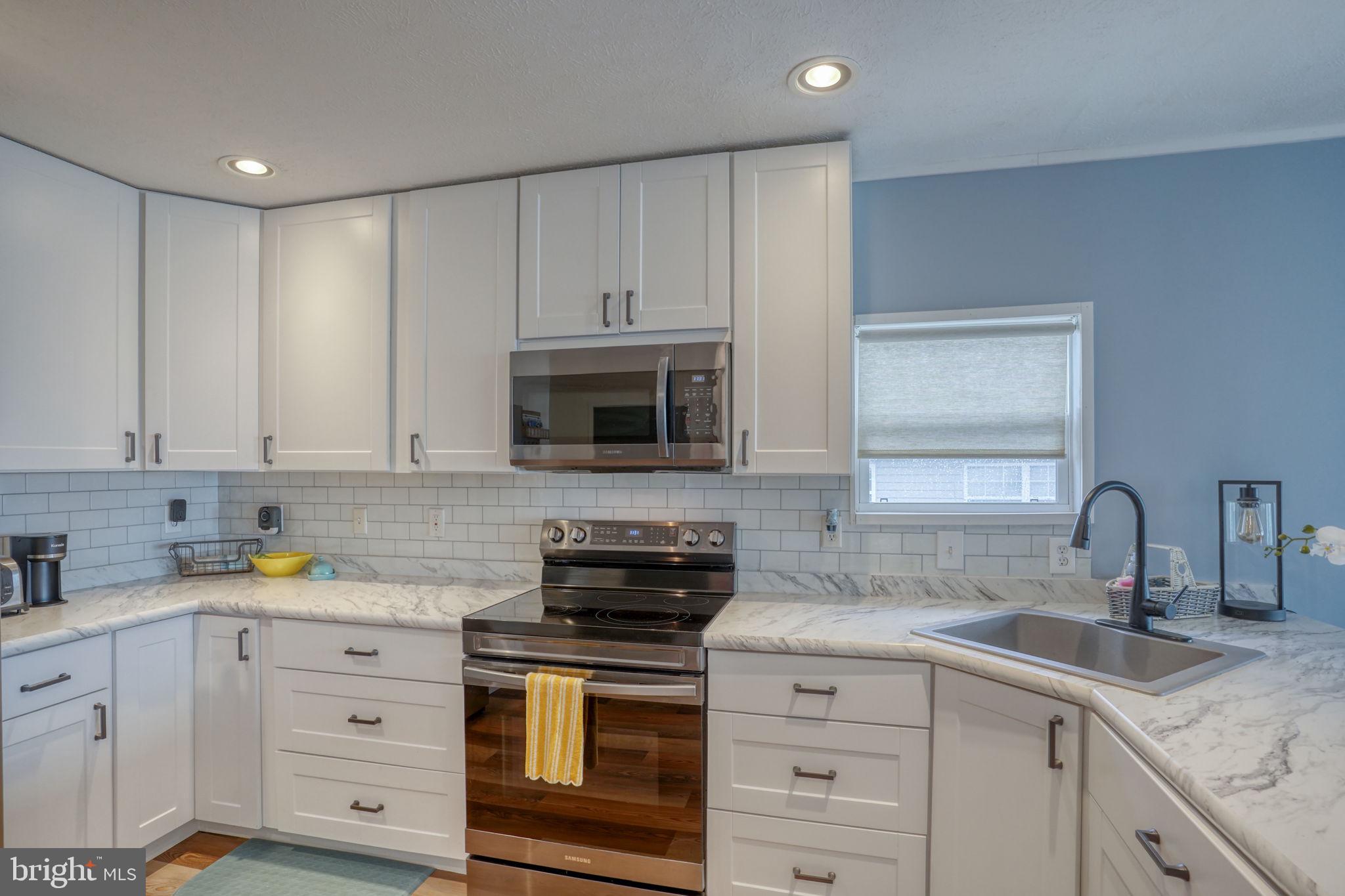 WHITE HOUSE BEACH - Residential