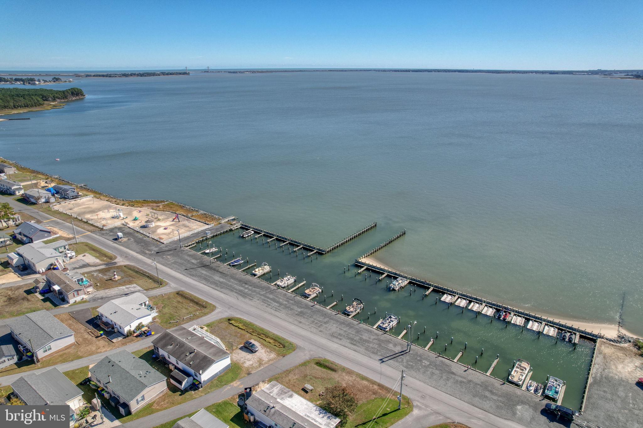 WHITE HOUSE BEACH - Residential