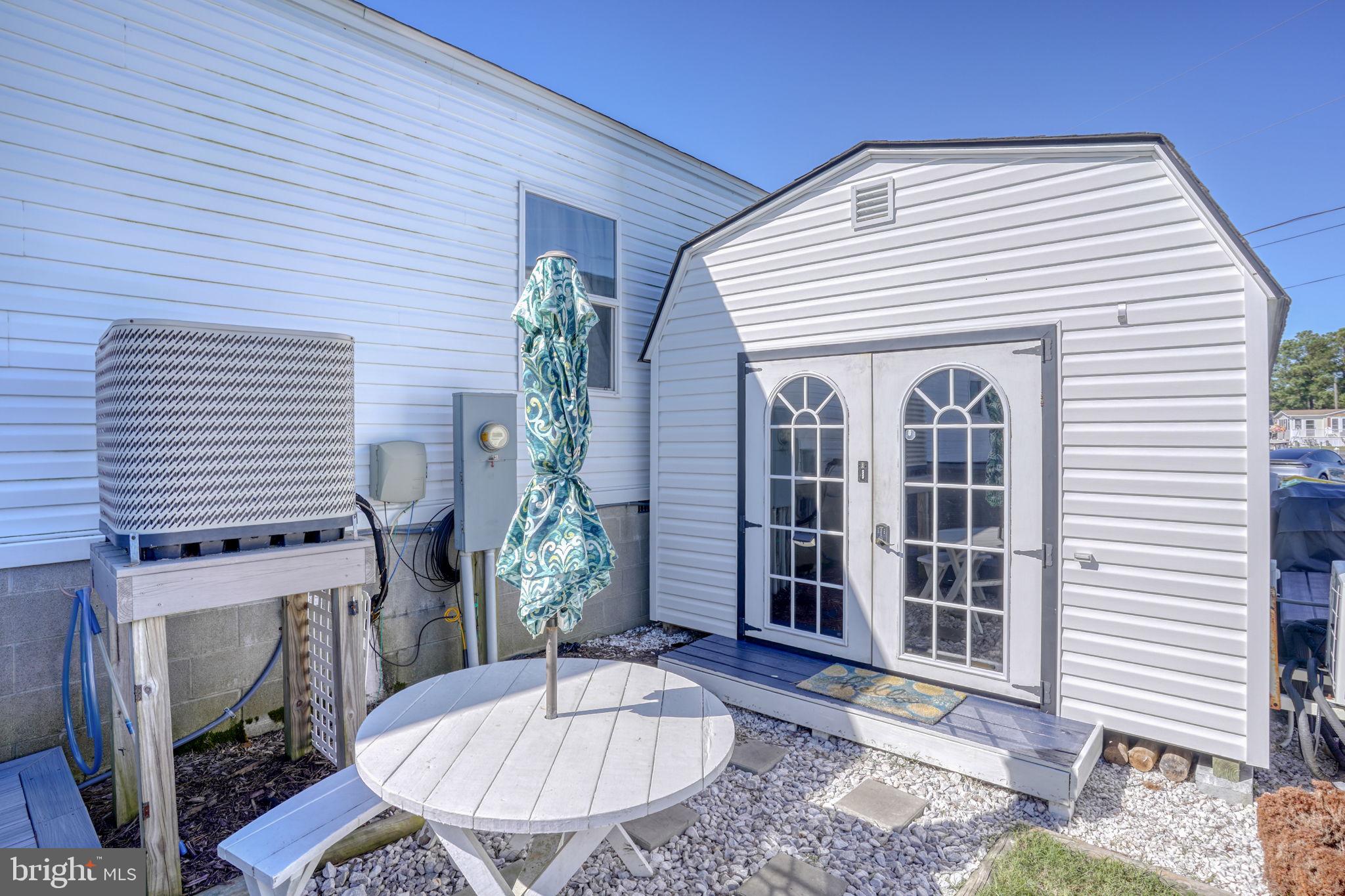 WHITE HOUSE BEACH - Residential