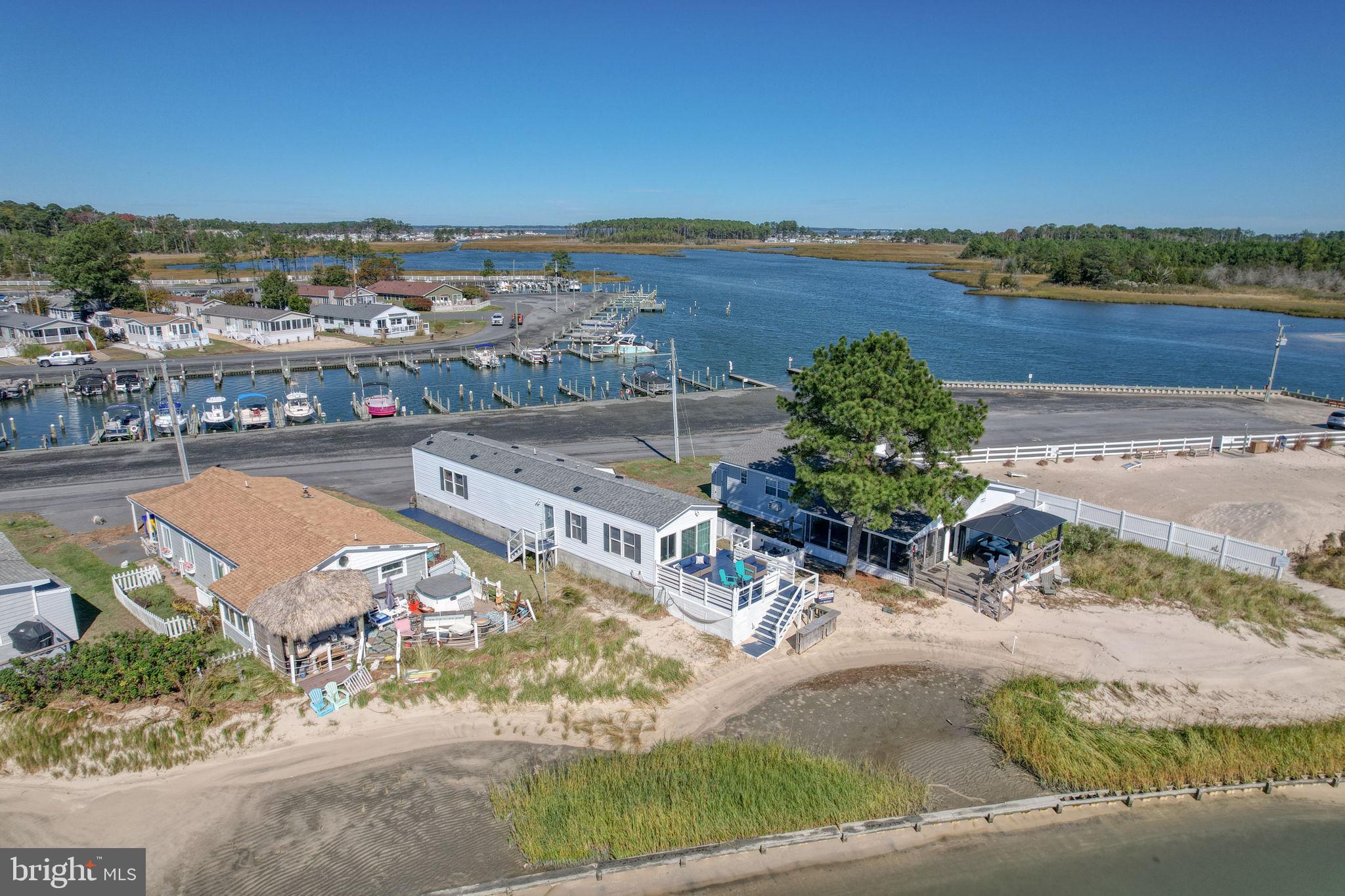 WHITE HOUSE BEACH - Residential