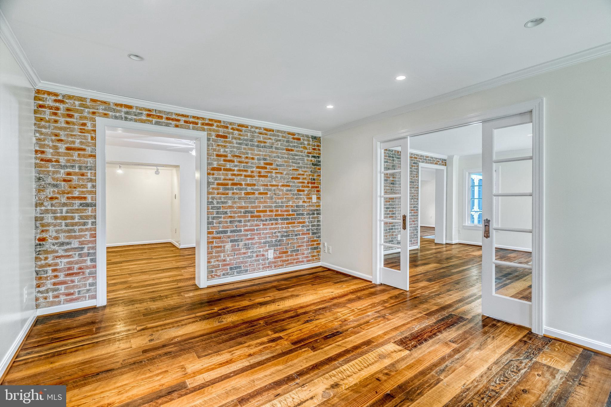 OLD MILL ESTATES - Residential