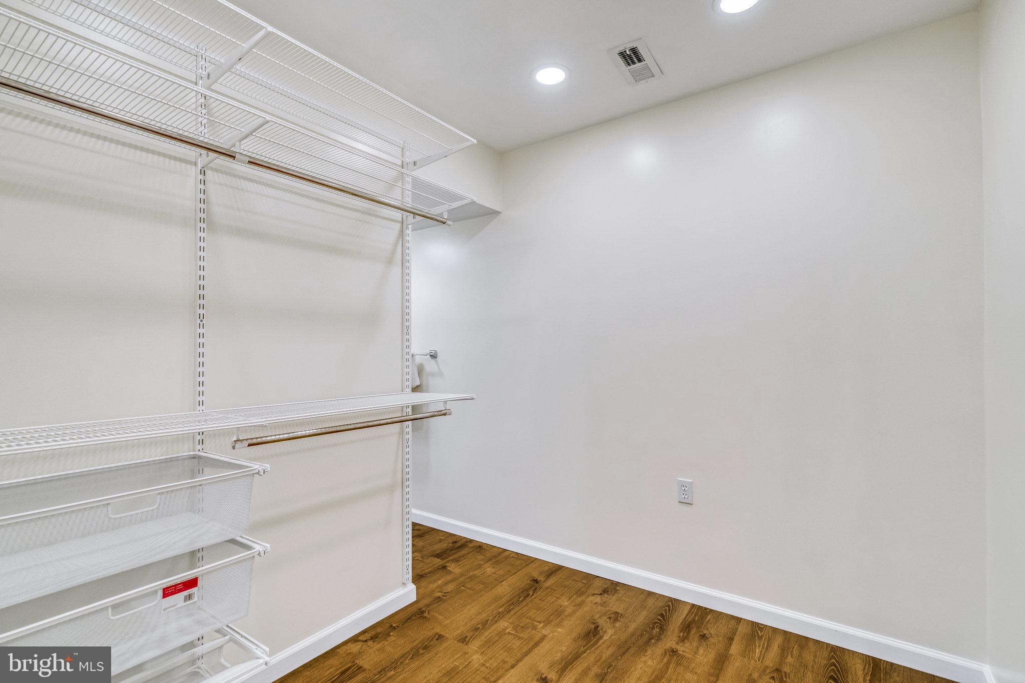 OLD MILL ESTATES - Residential