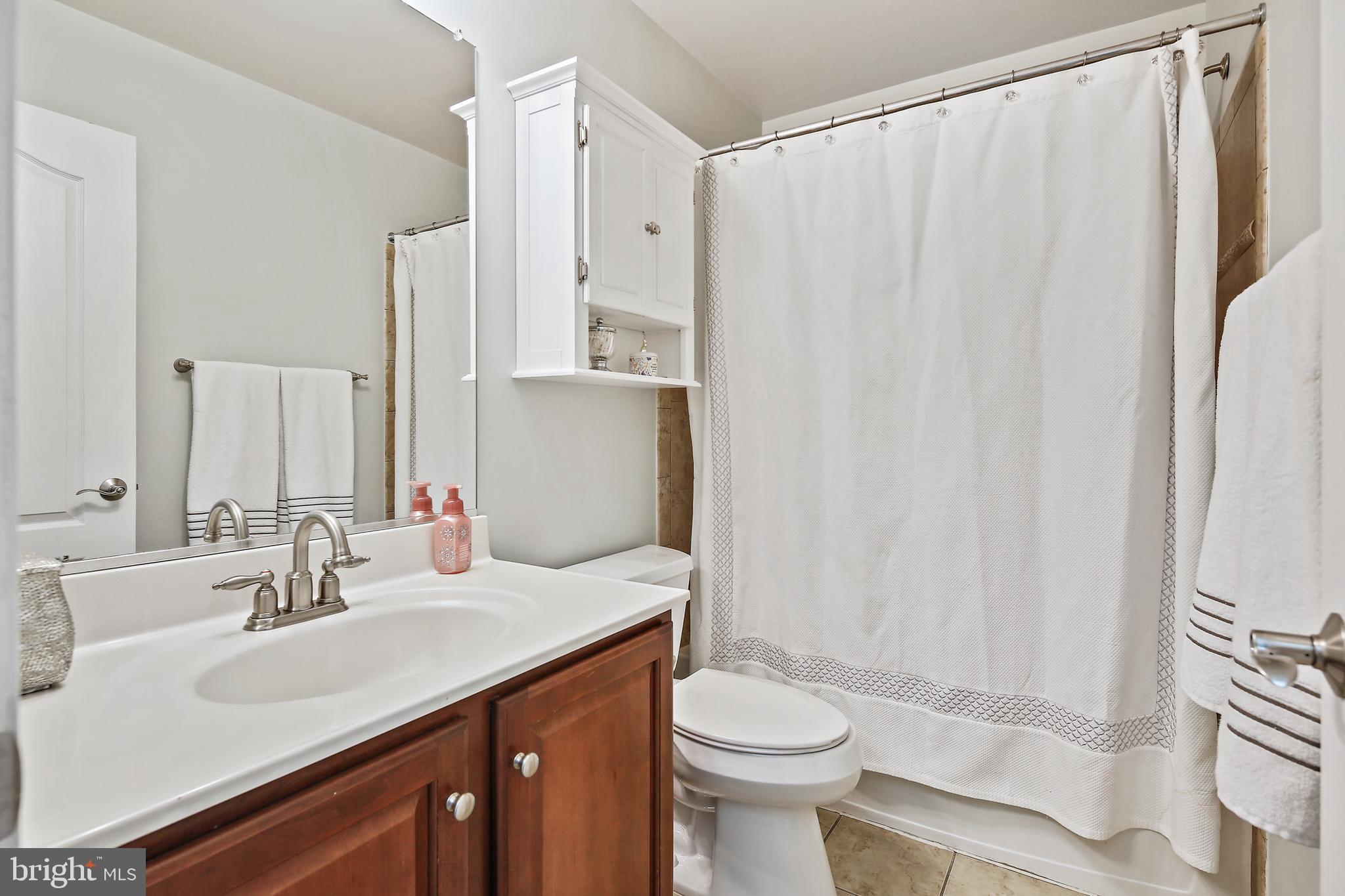 MCHENRY POINTE - Residential