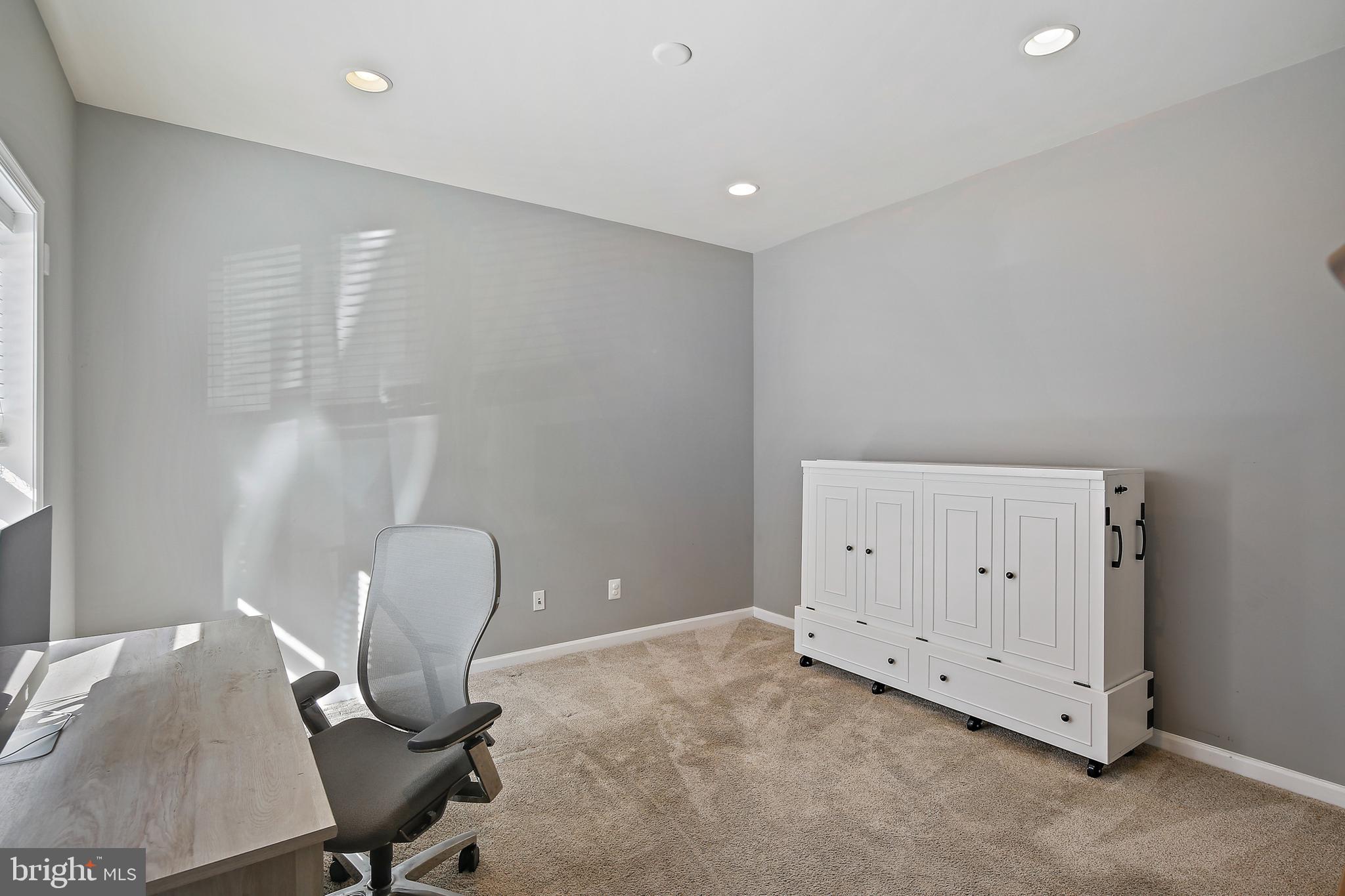 MCHENRY POINTE - Residential