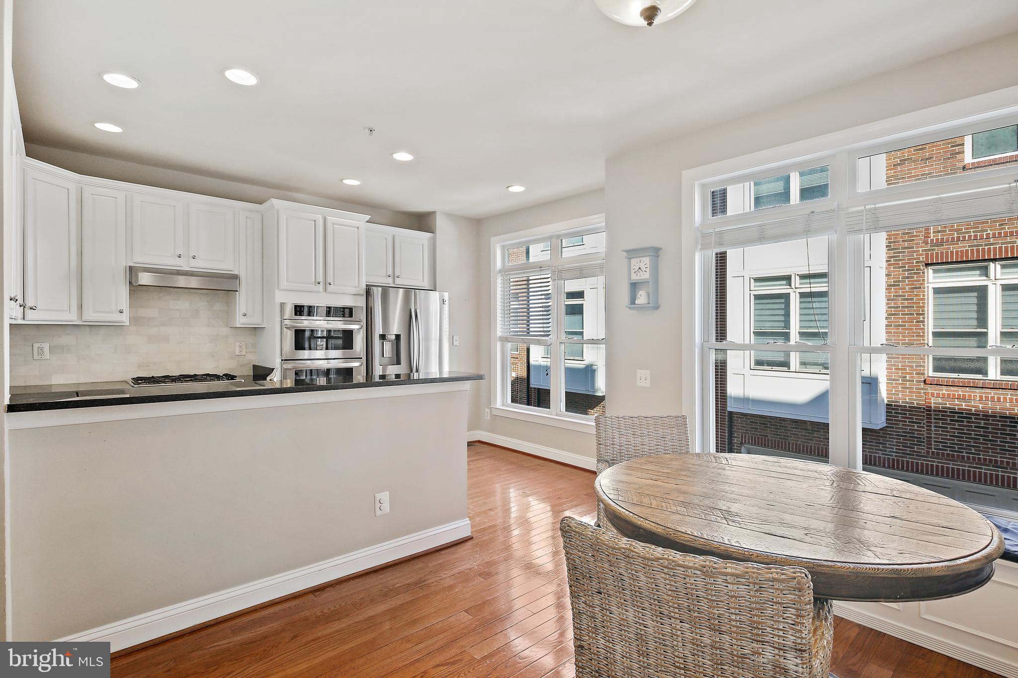 MCHENRY POINTE - Residential