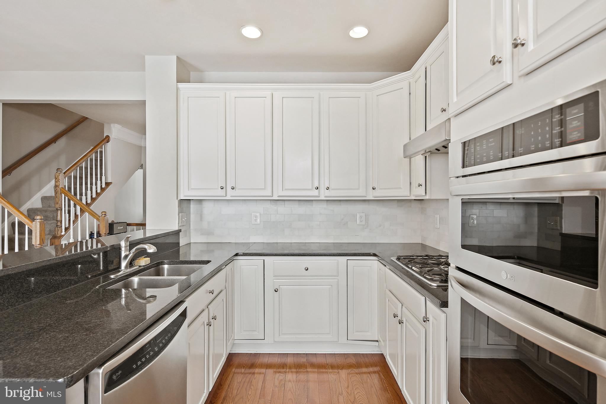 MCHENRY POINTE - Residential