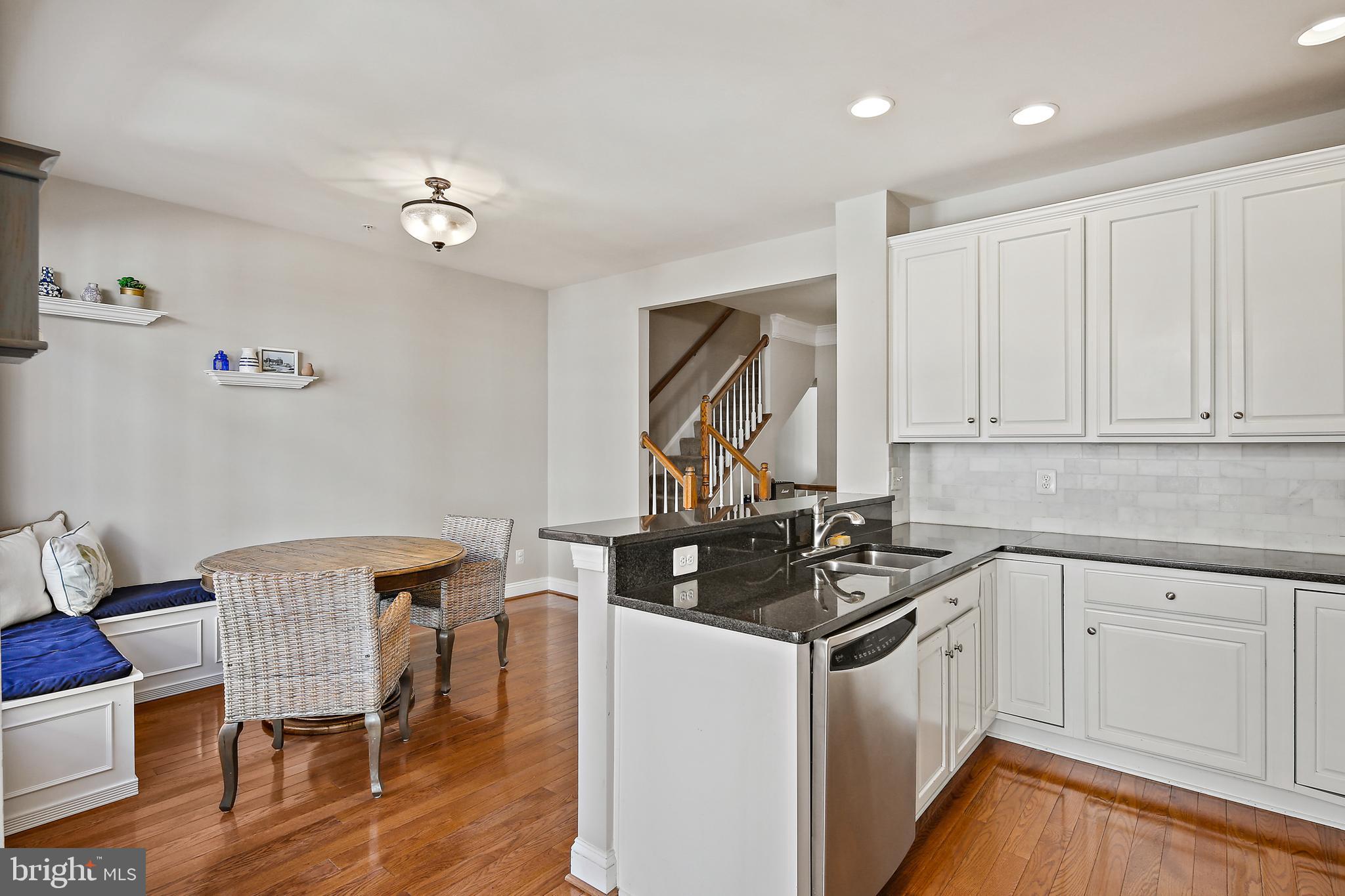 MCHENRY POINTE - Residential