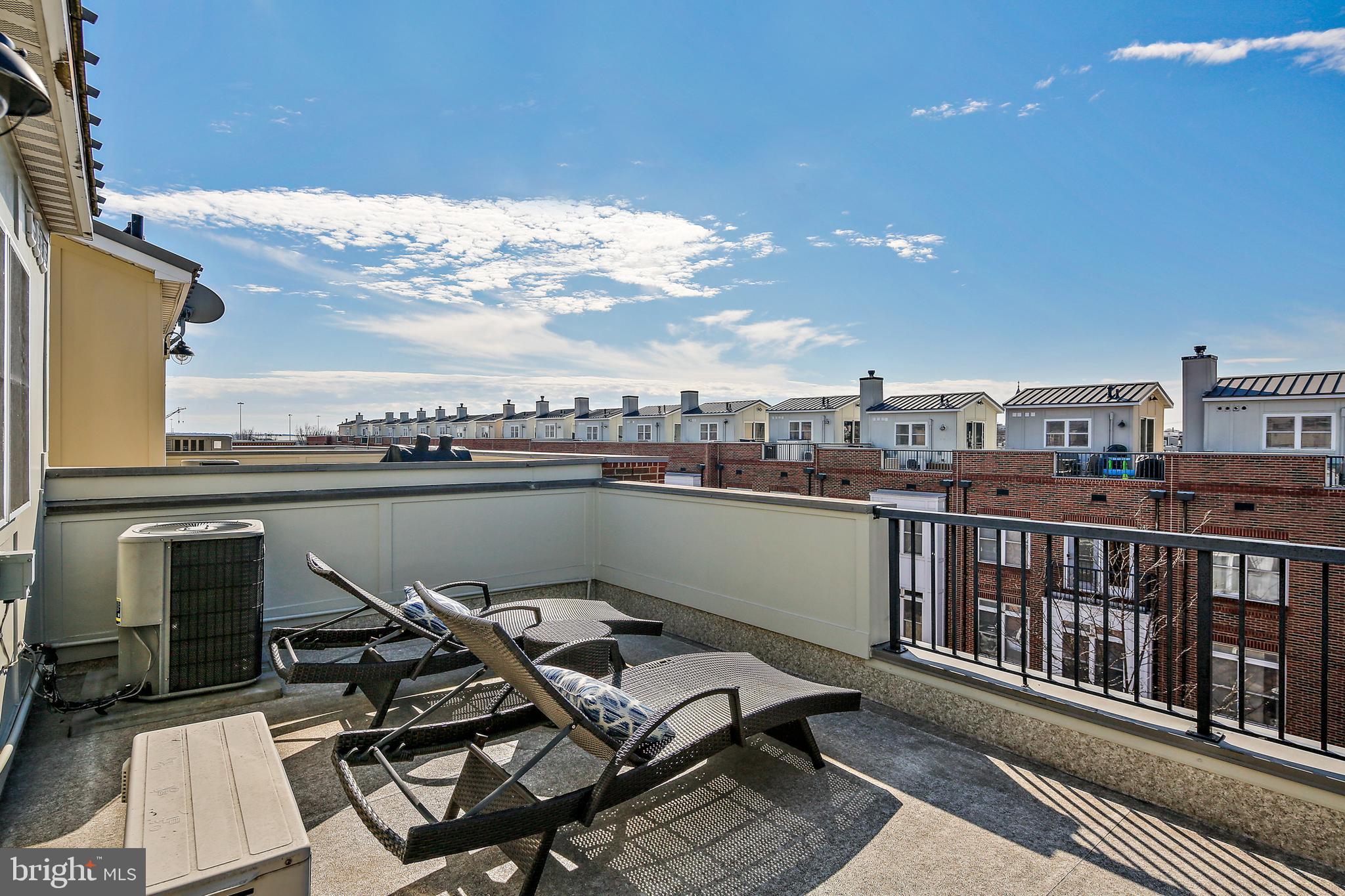 MCHENRY POINTE - Residential