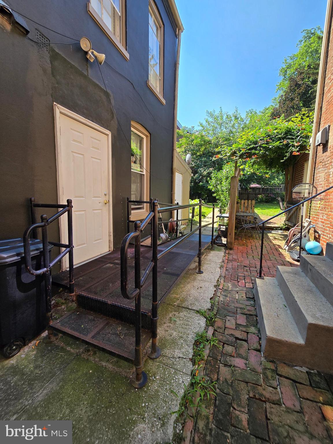 356 E CHESTNUT STREET