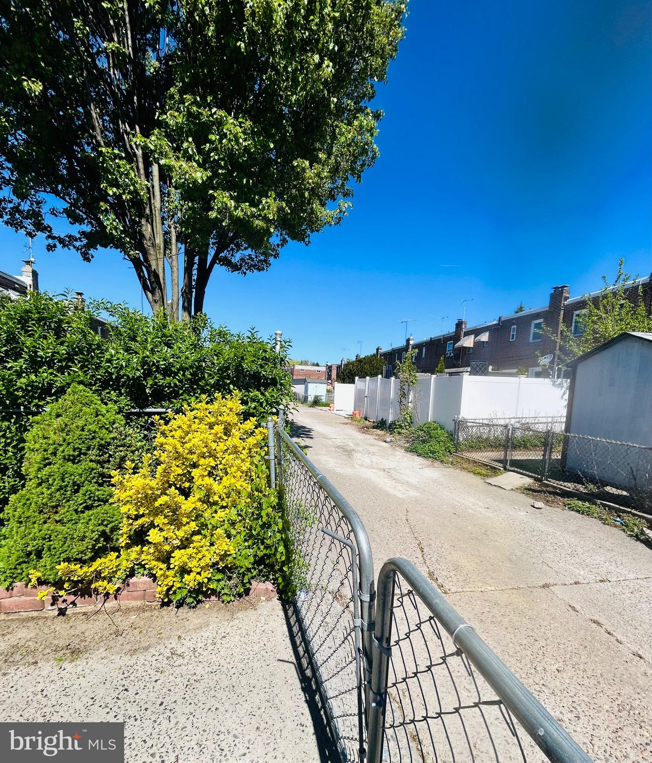 OXFORD CIRCLE - Residential