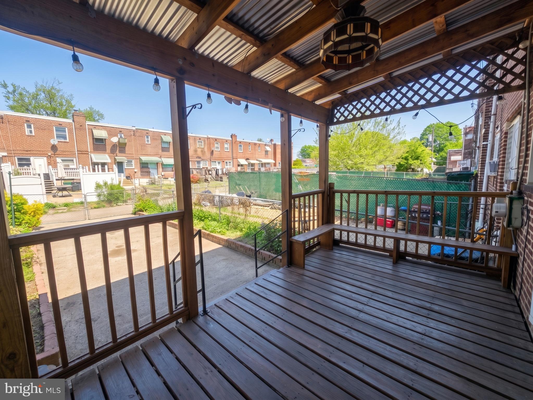 OXFORD CIRCLE - Residential