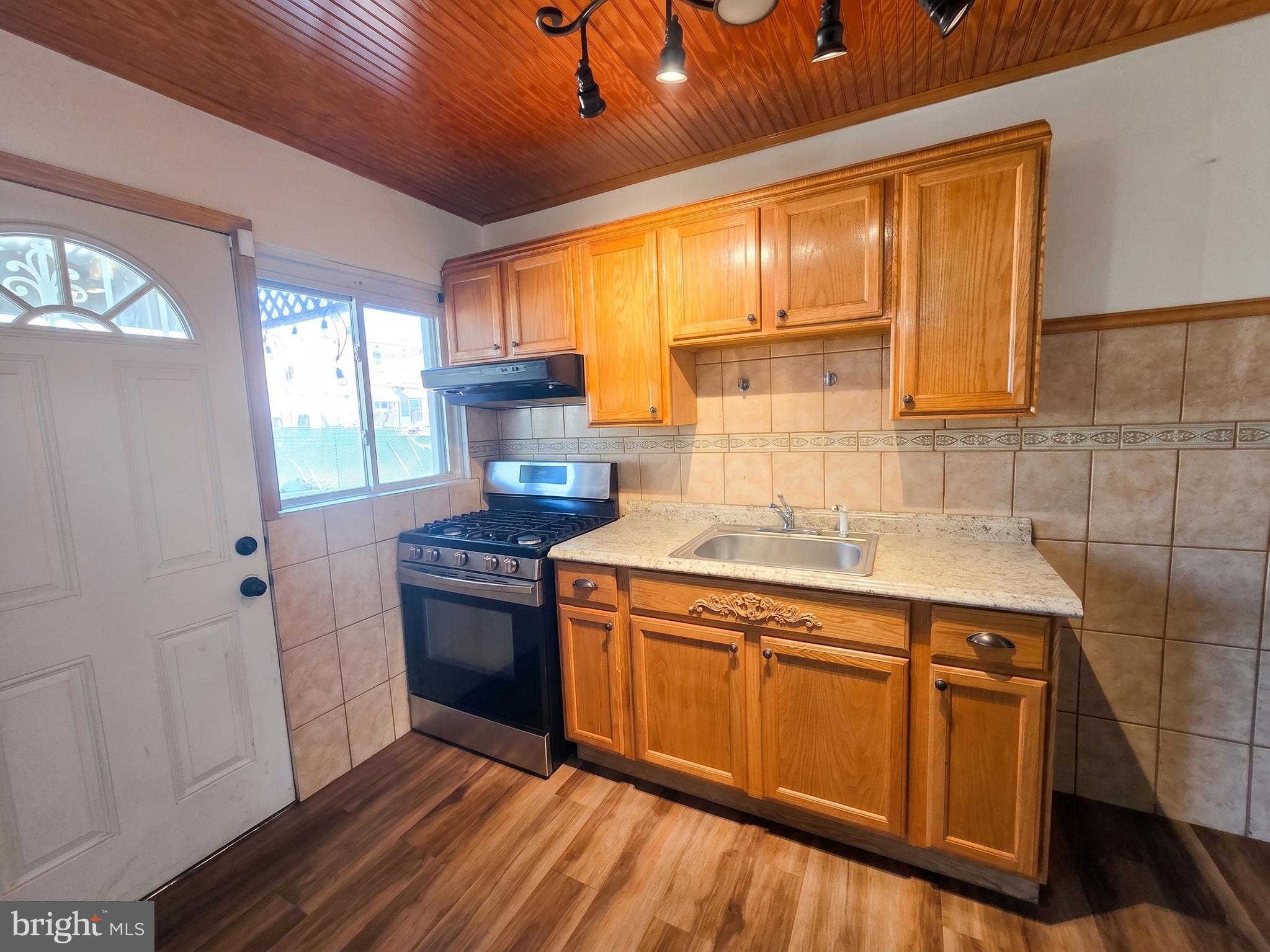 OXFORD CIRCLE - Residential