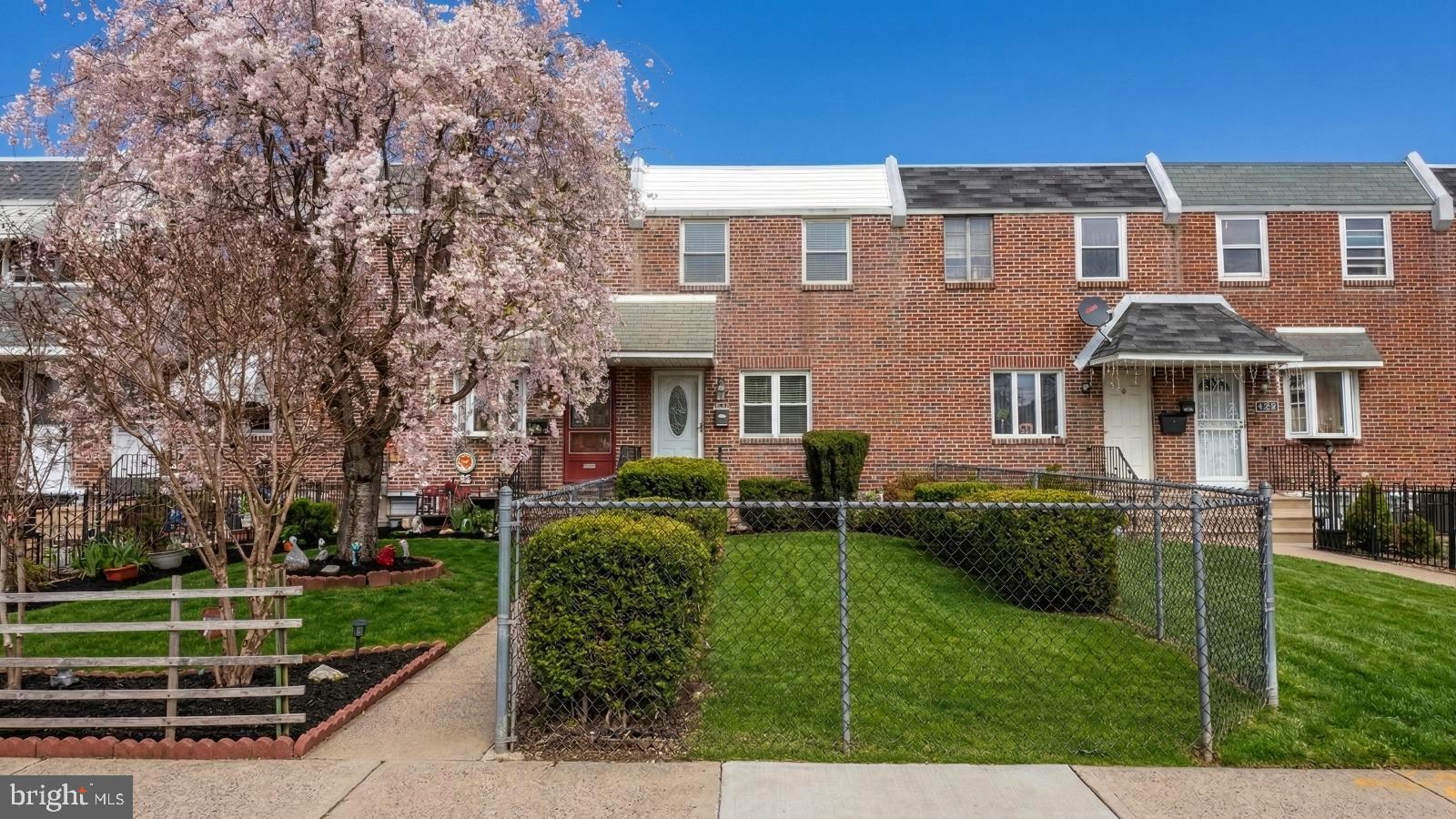 OXFORD CIRCLE - Residential