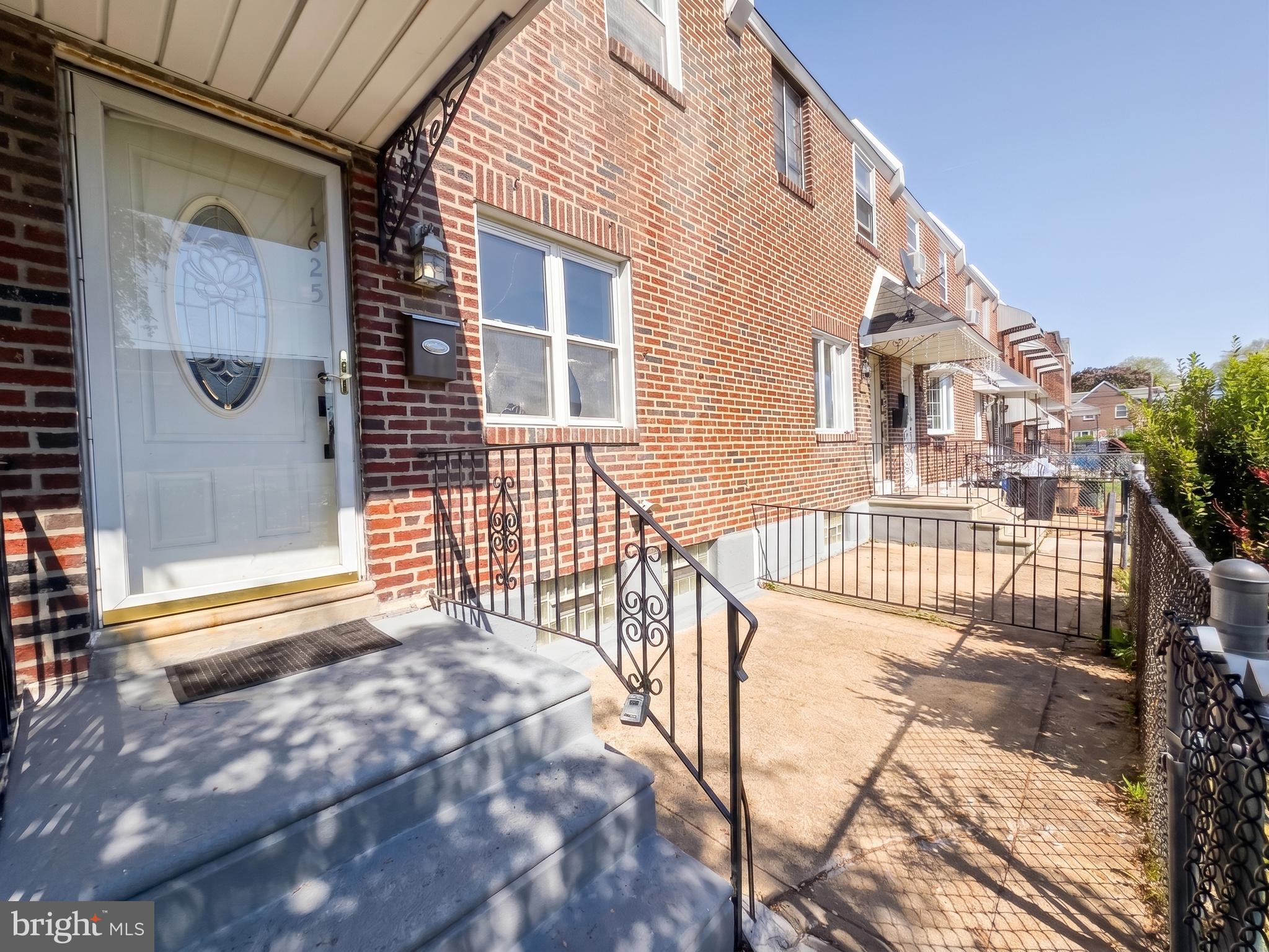 OXFORD CIRCLE - Residential