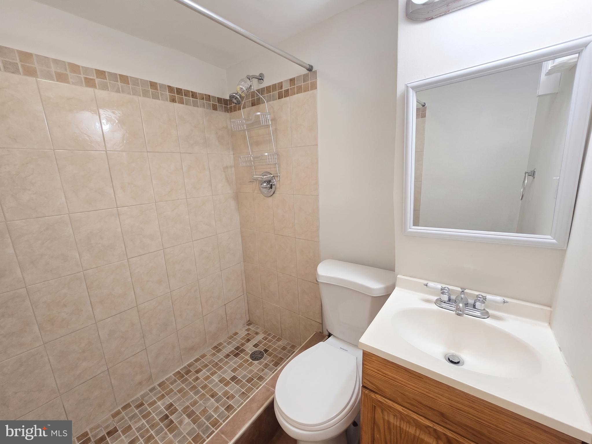 OXFORD CIRCLE - Residential