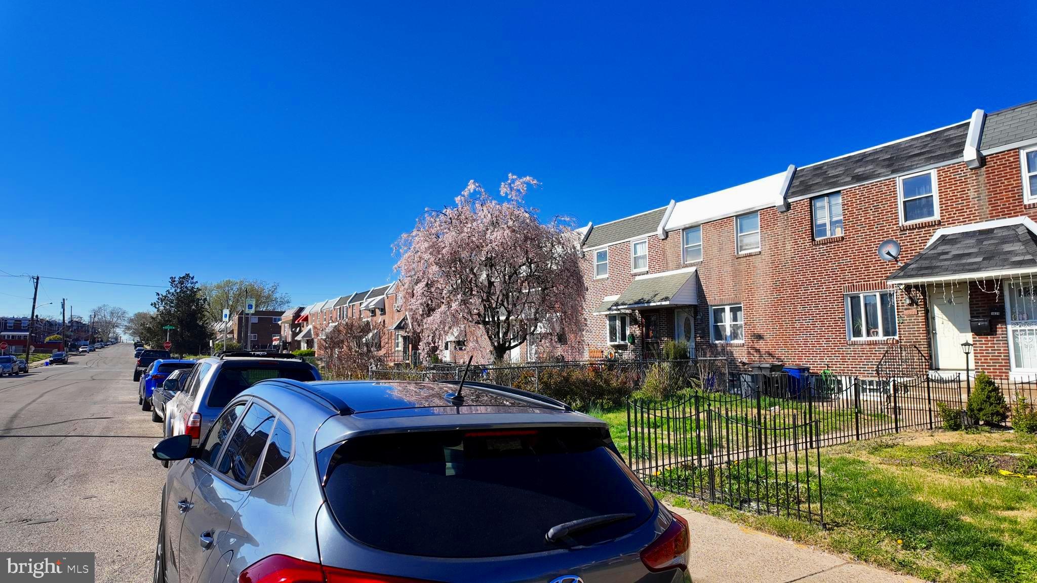 OXFORD CIRCLE - Residential