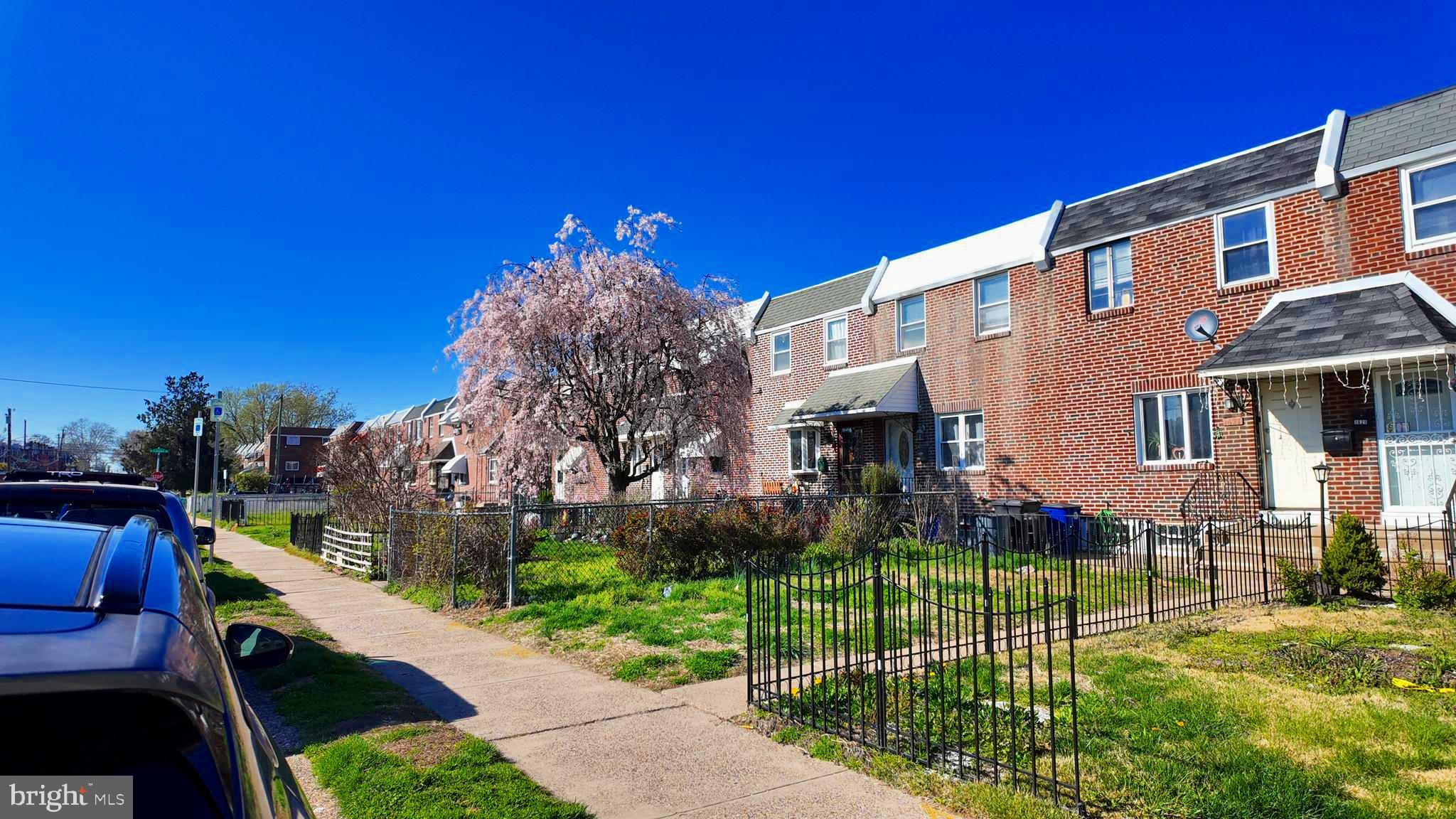 OXFORD CIRCLE - Residential