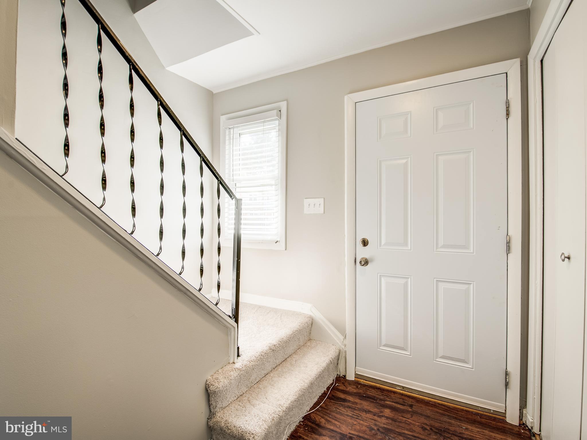 LAURELTON - Residential