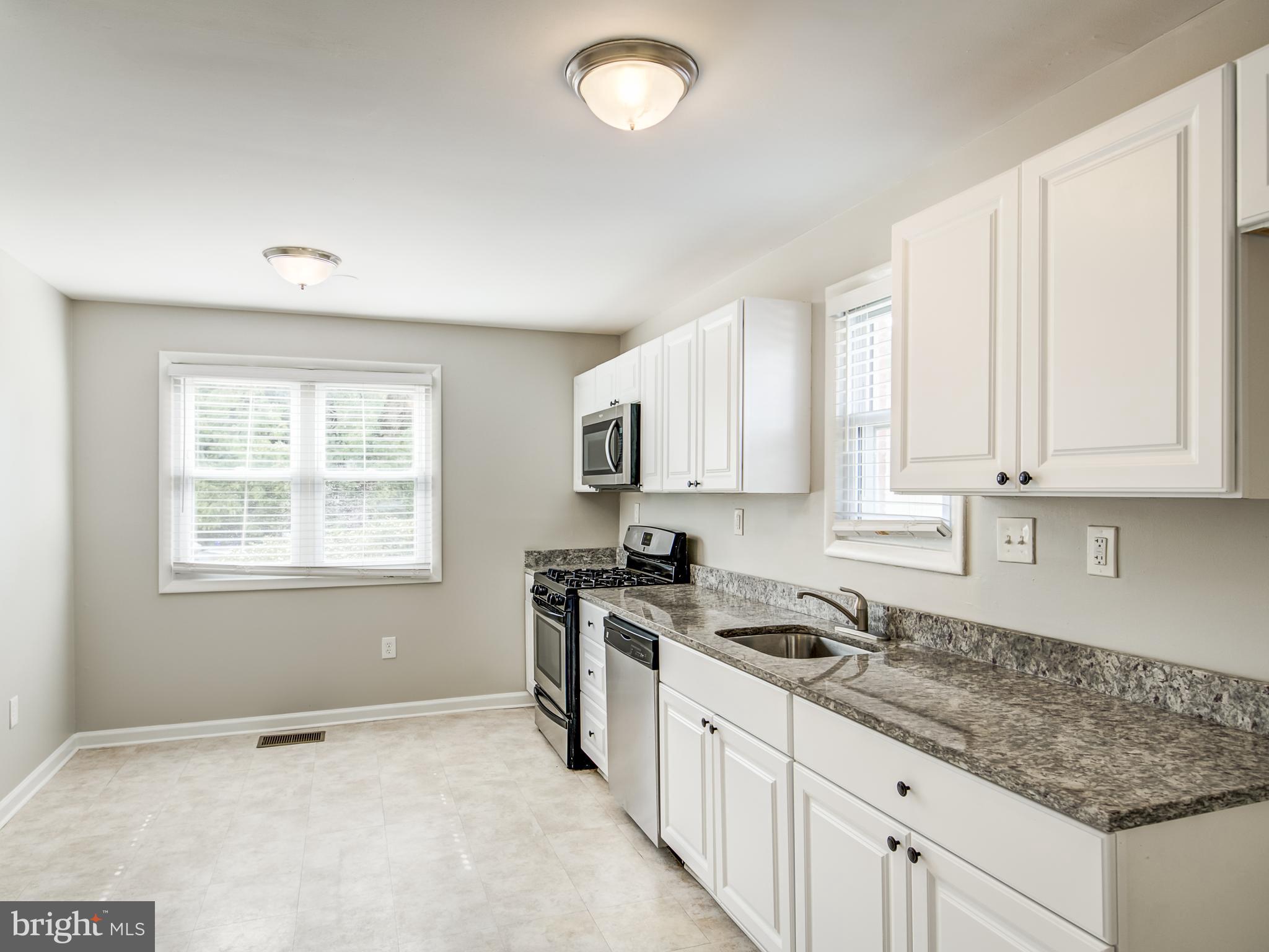 LAURELTON - Residential