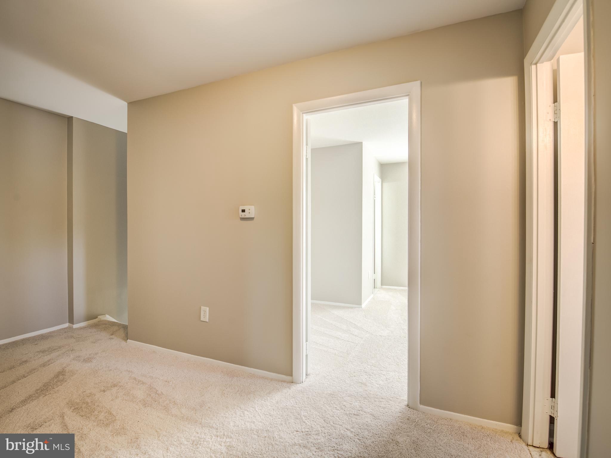 LAURELTON - Residential