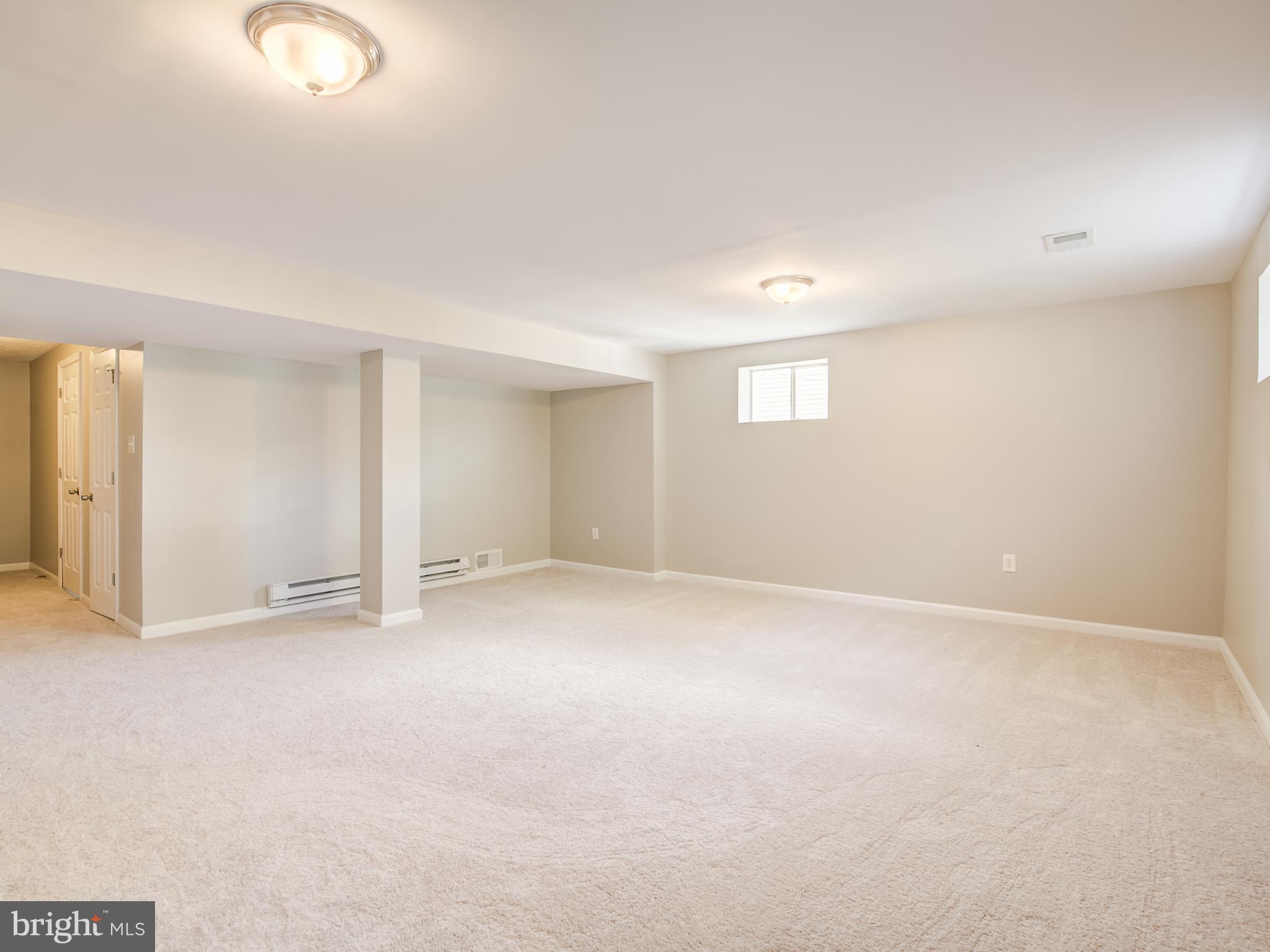 LAURELTON - Residential