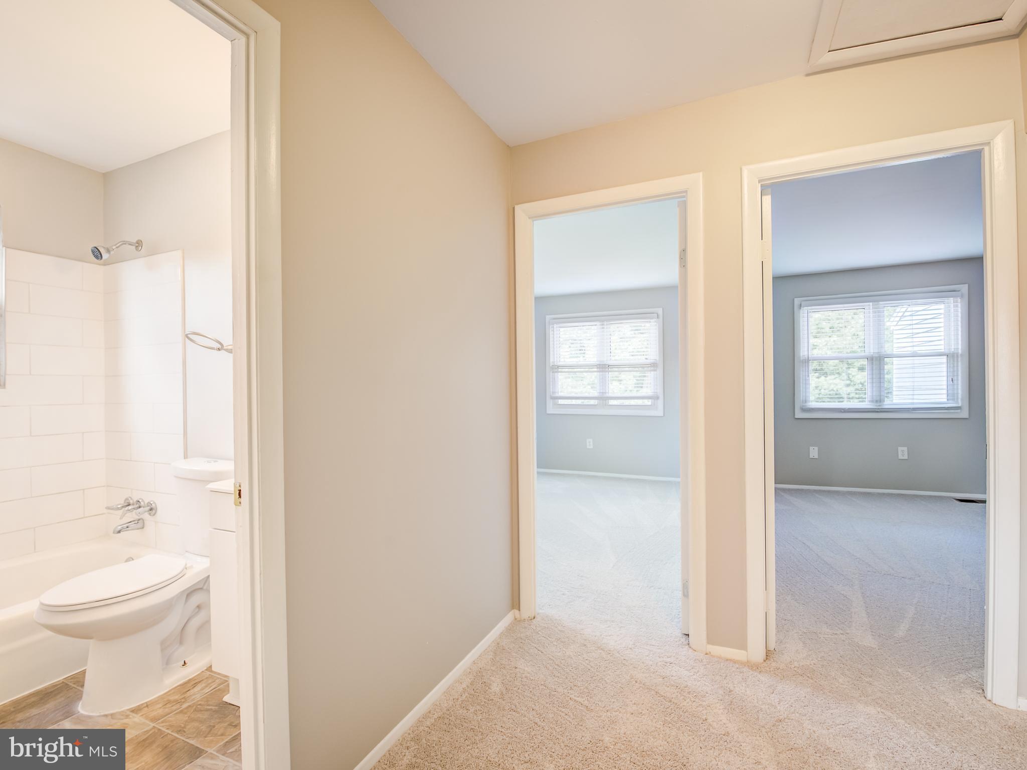 LAURELTON - Residential