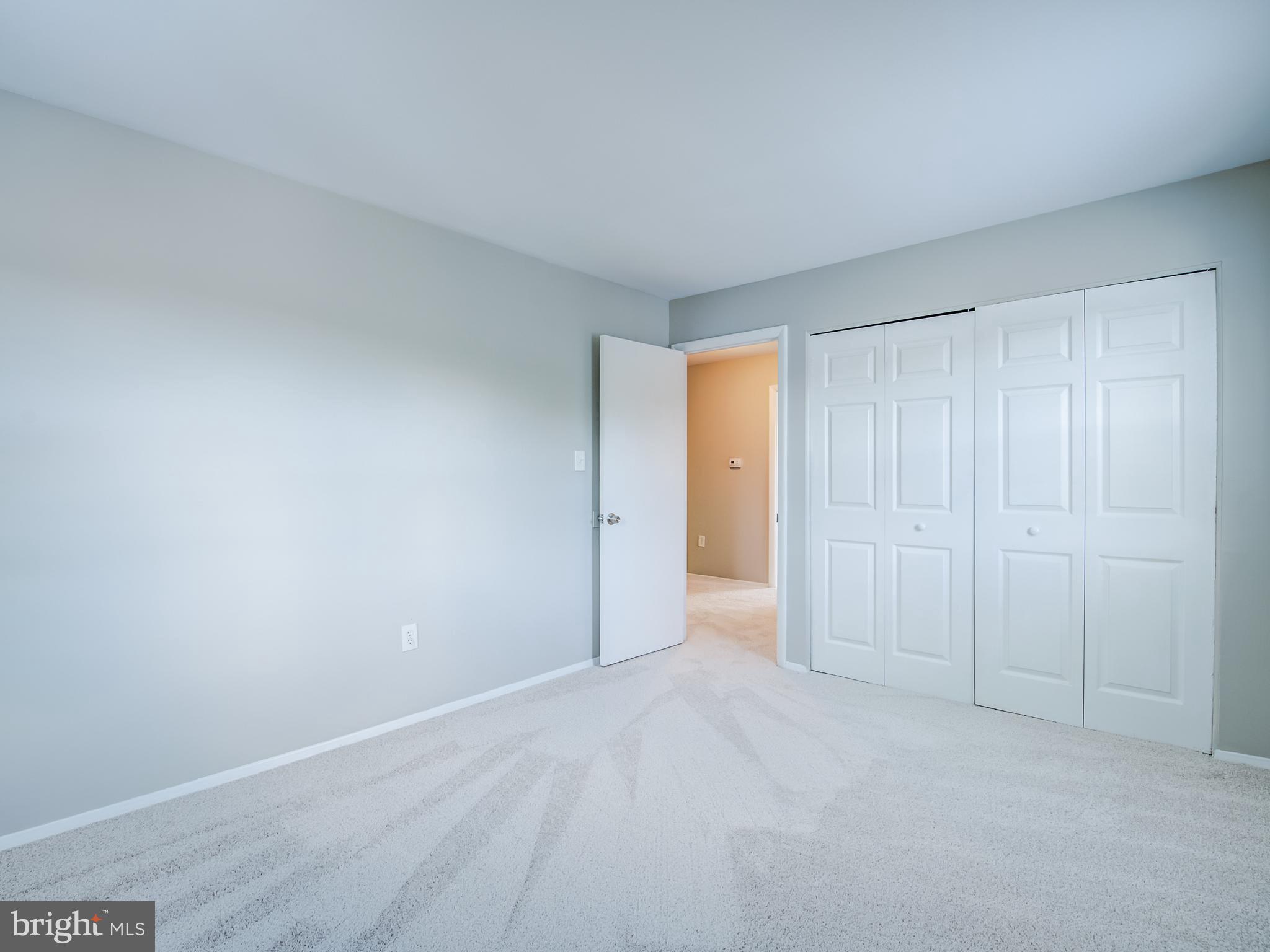 LAURELTON - Residential