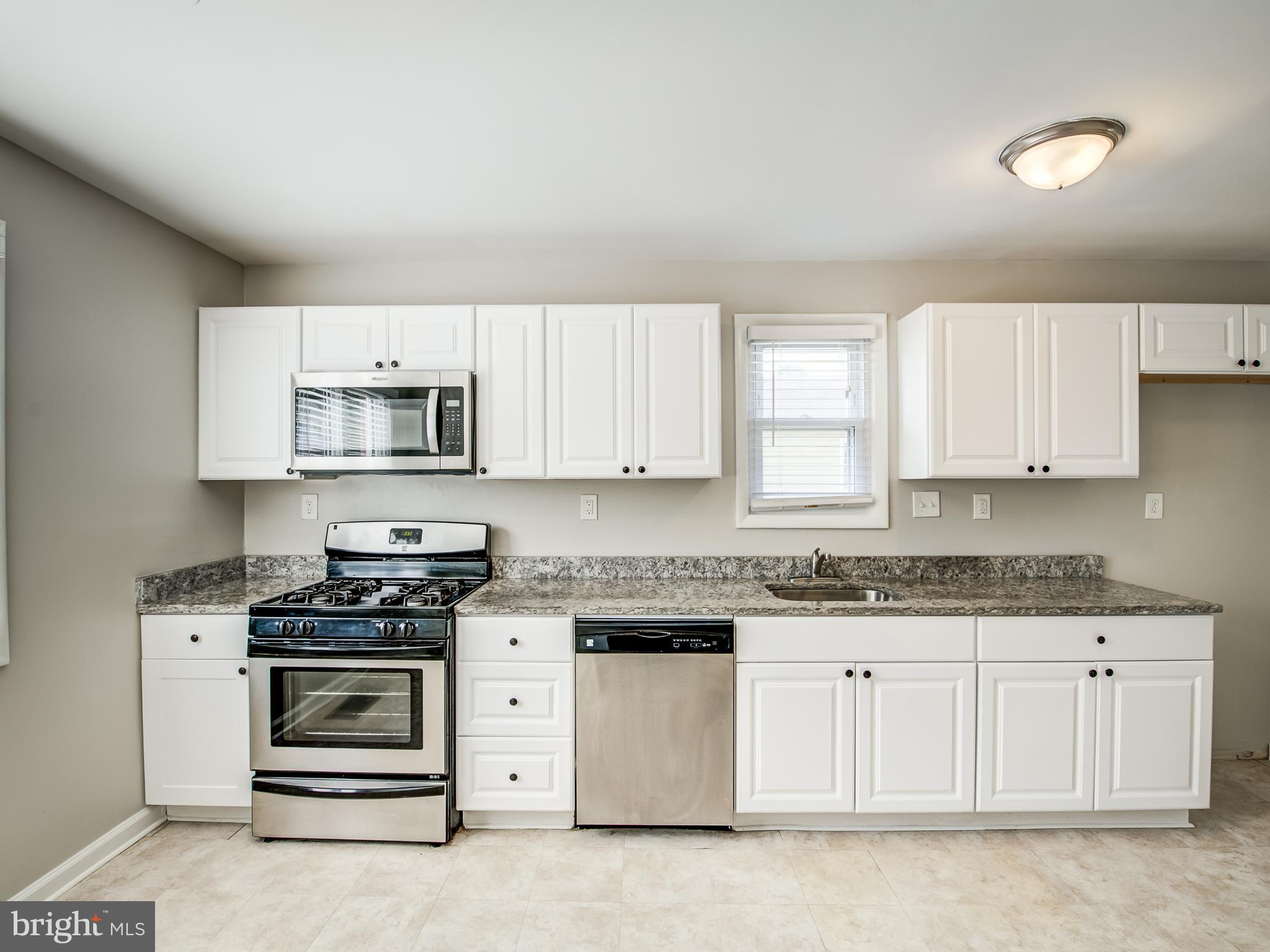 LAURELTON - Residential