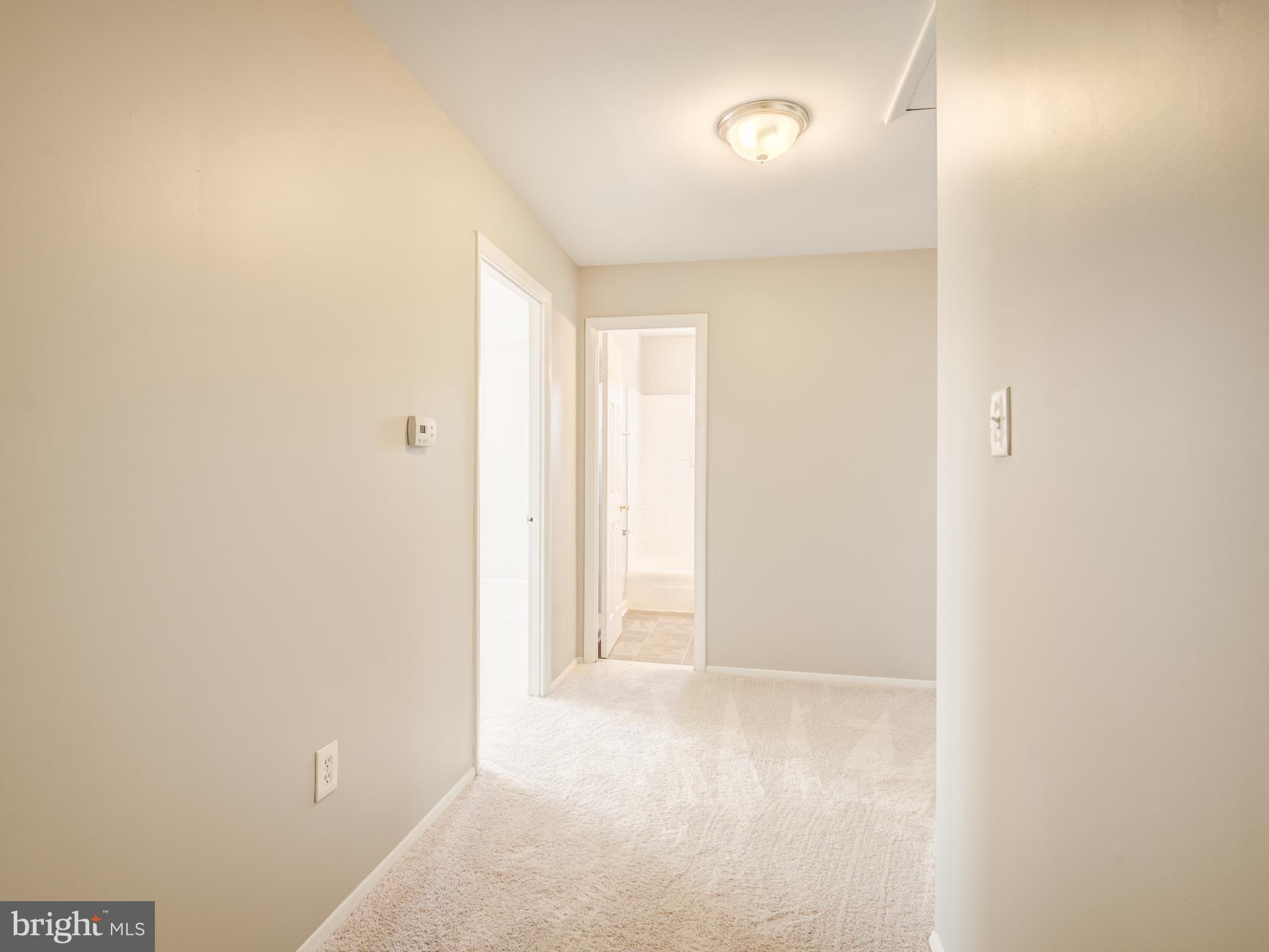 LAURELTON - Residential