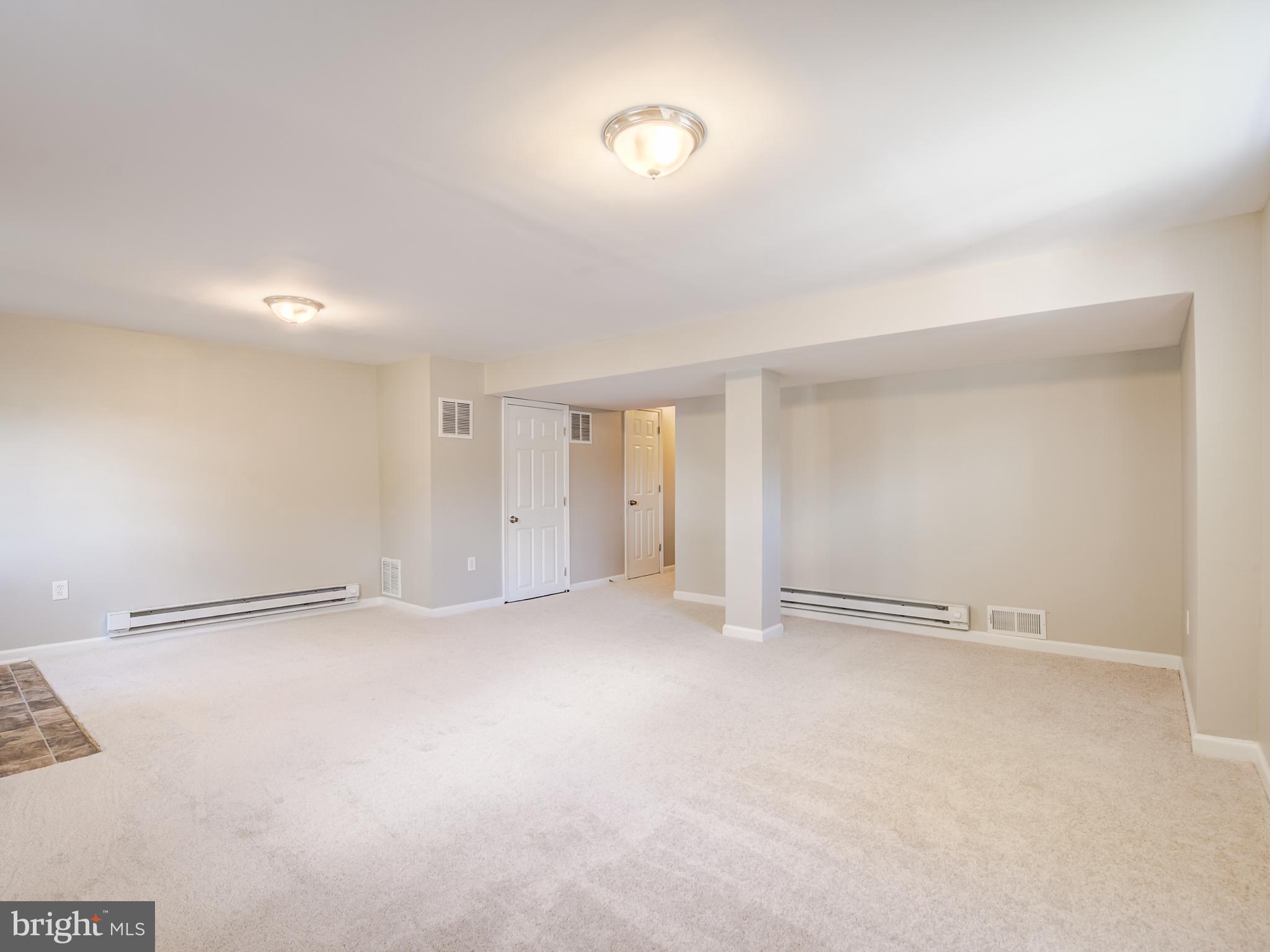 LAURELTON - Residential