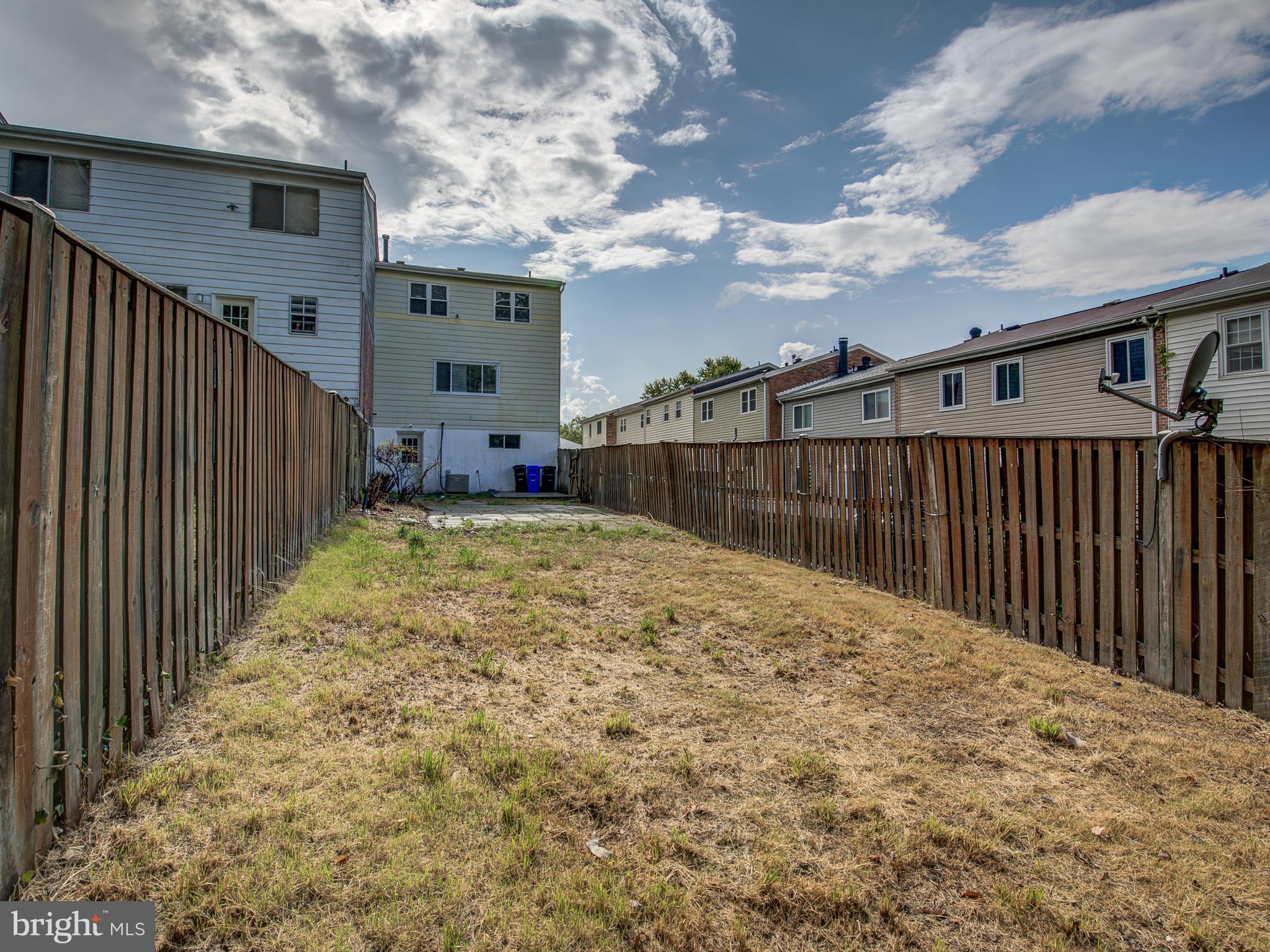 LAURELTON - Residential