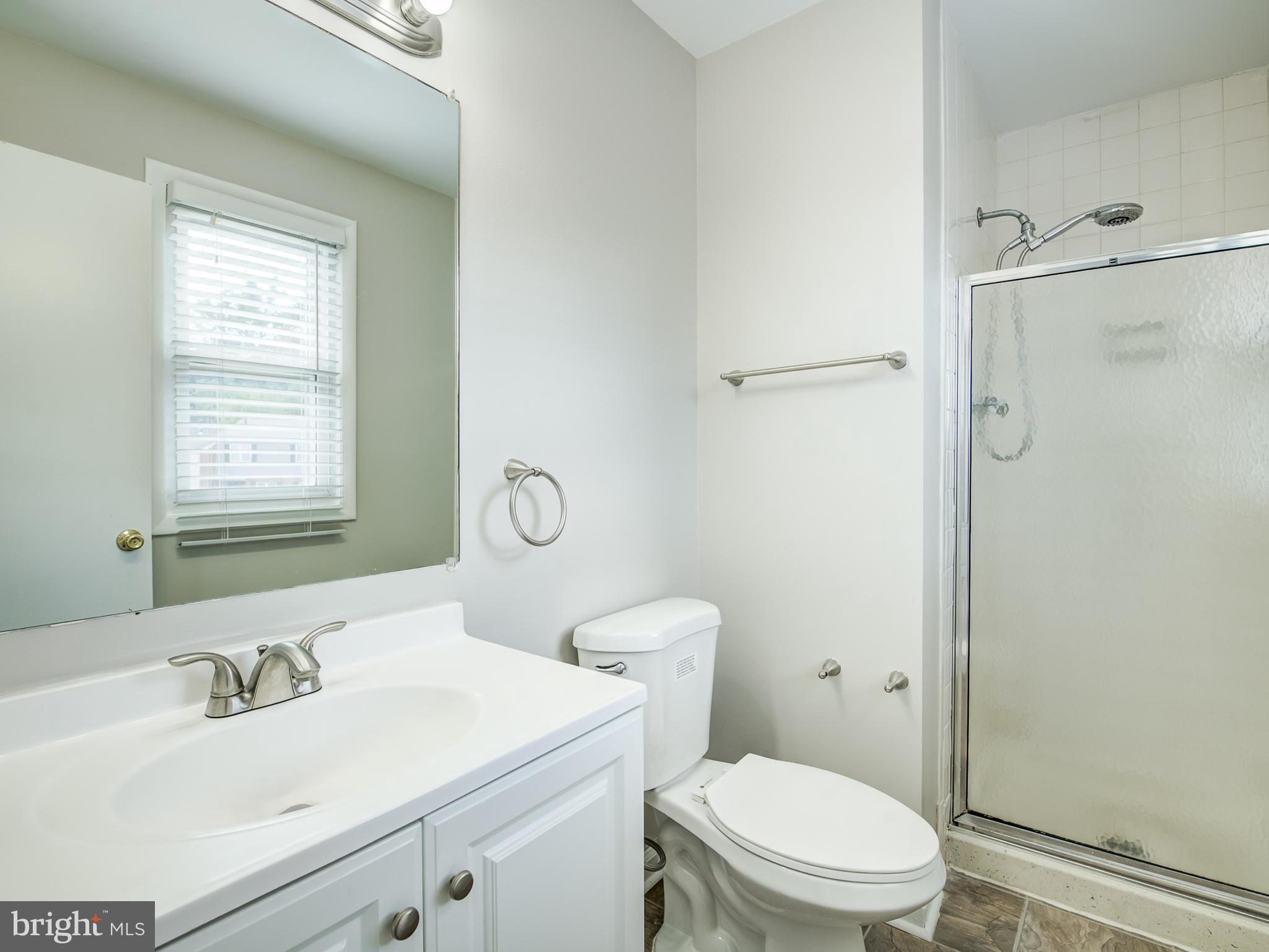 LAURELTON - Residential