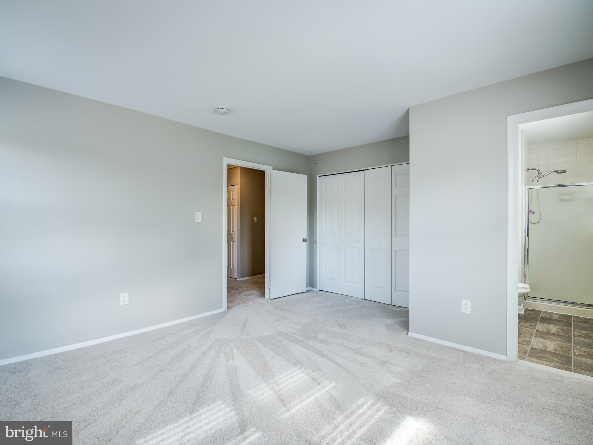 LAURELTON - Residential