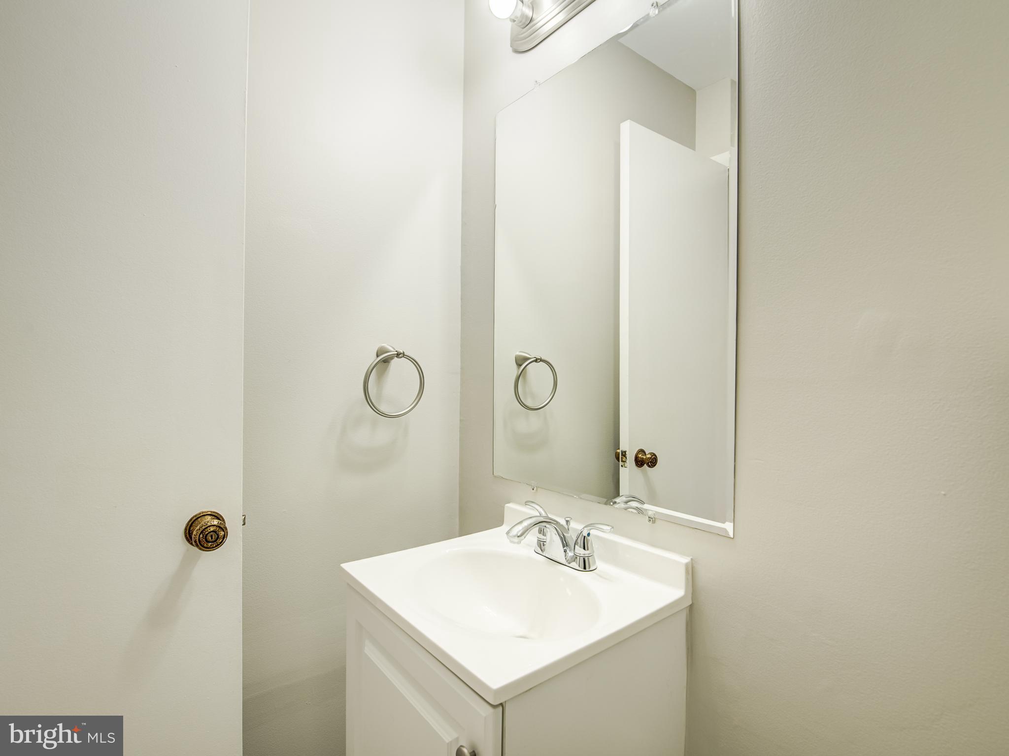 LAURELTON - Residential