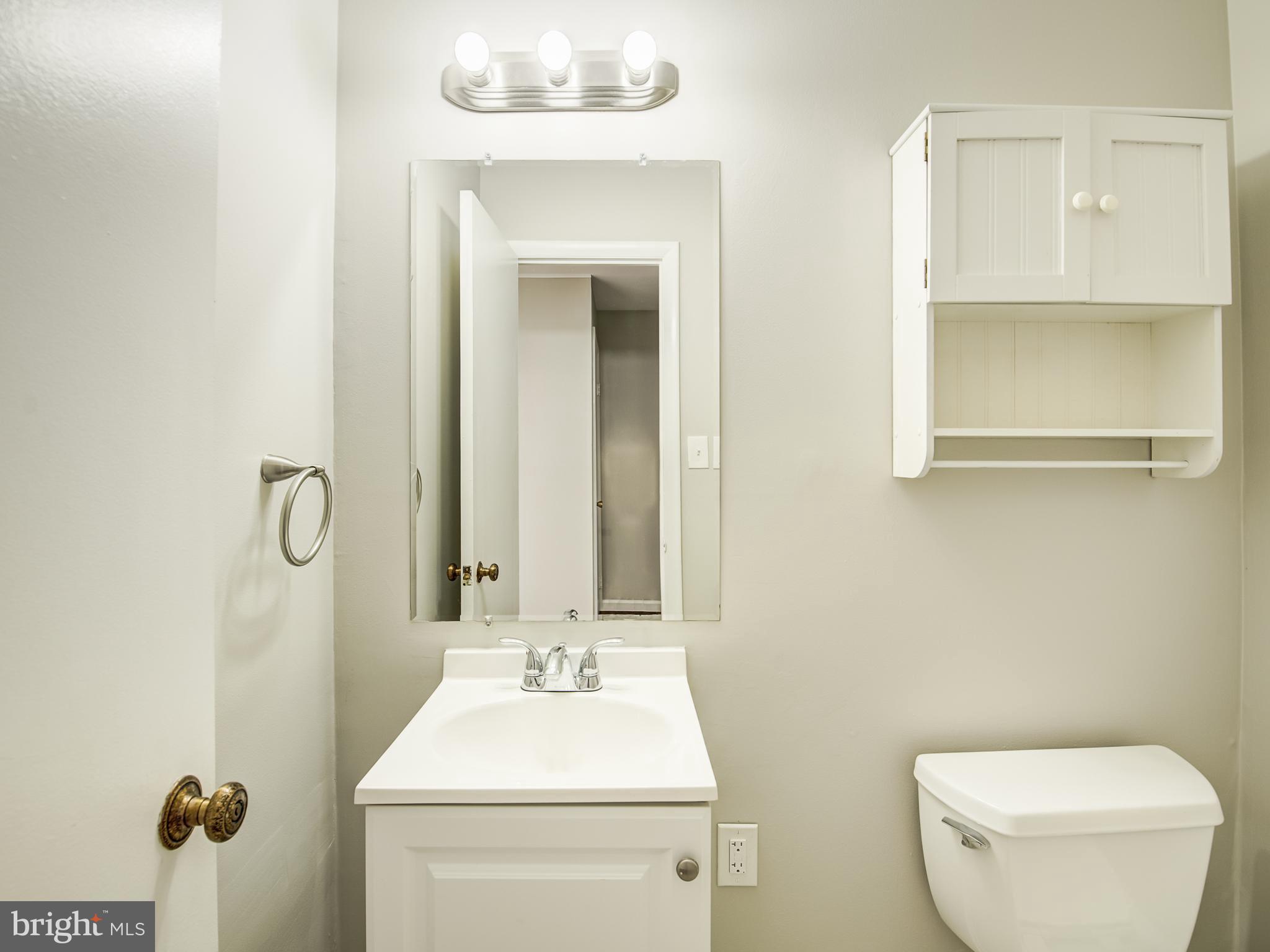 LAURELTON - Residential