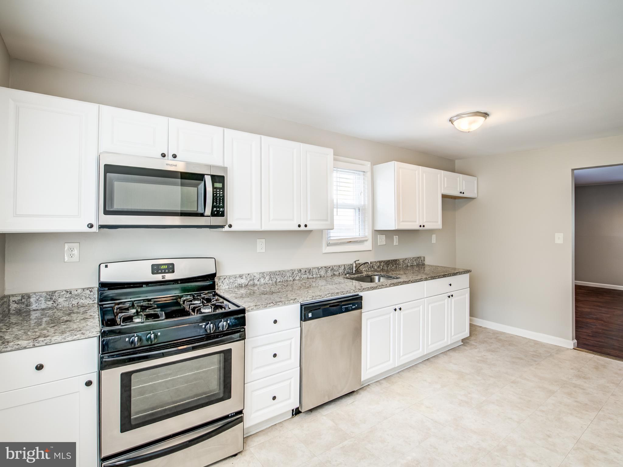 LAURELTON - Residential